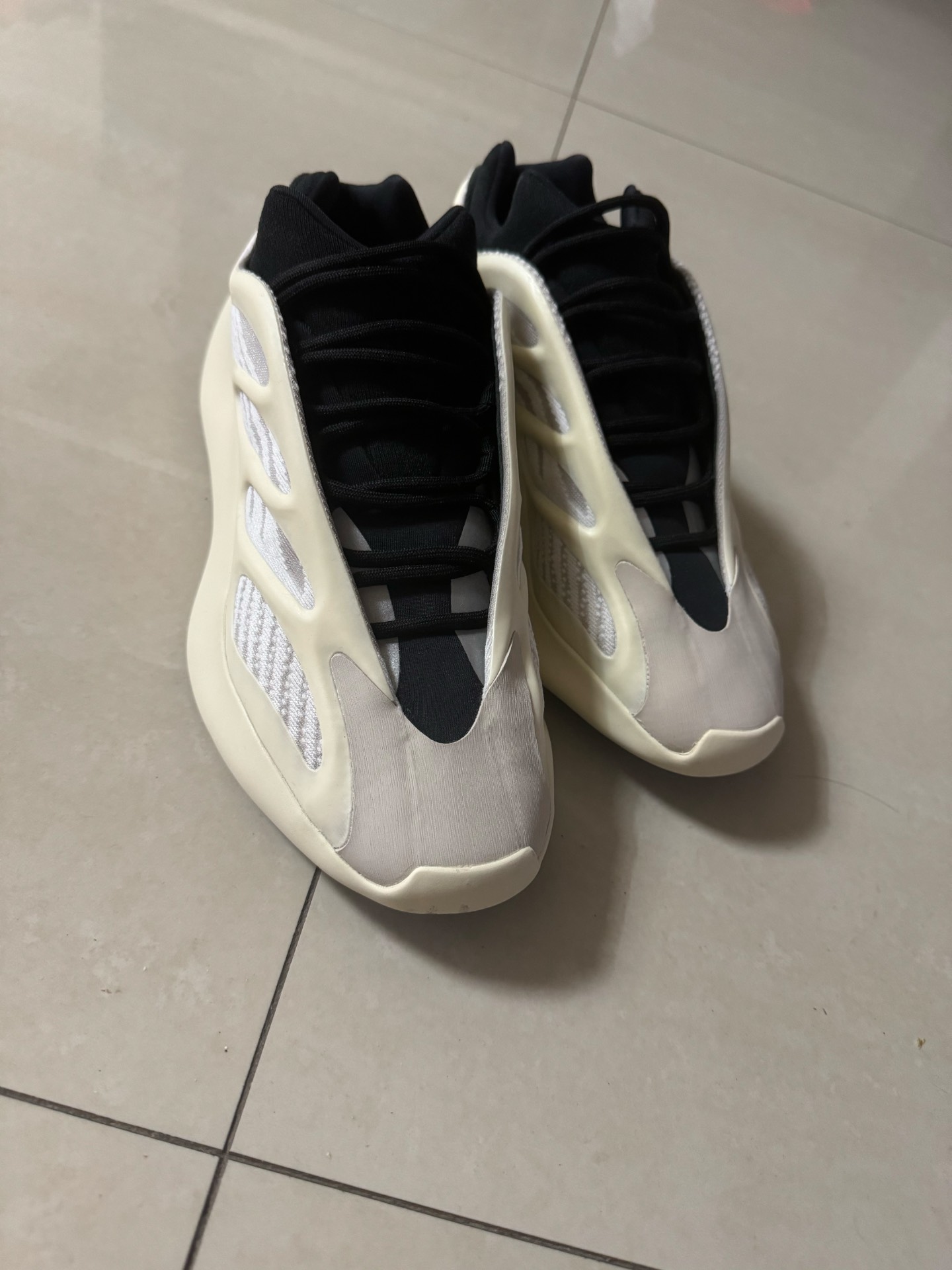 custom review-Adidas Originals Yeezy Boost 700 V3 Нерегулярная форма 'Azael' Низкий топ Толстая подошва Кроссовки Унисекс Экрю Серый Черный Выпуск 2022 года