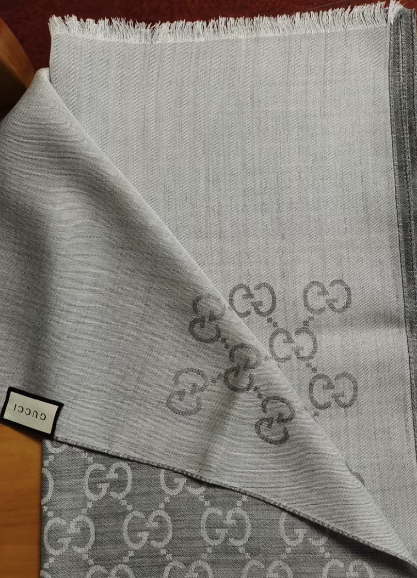 custom review-GUCCI Шерсть Вязаные Шарфы Унисекс Светлый Серый