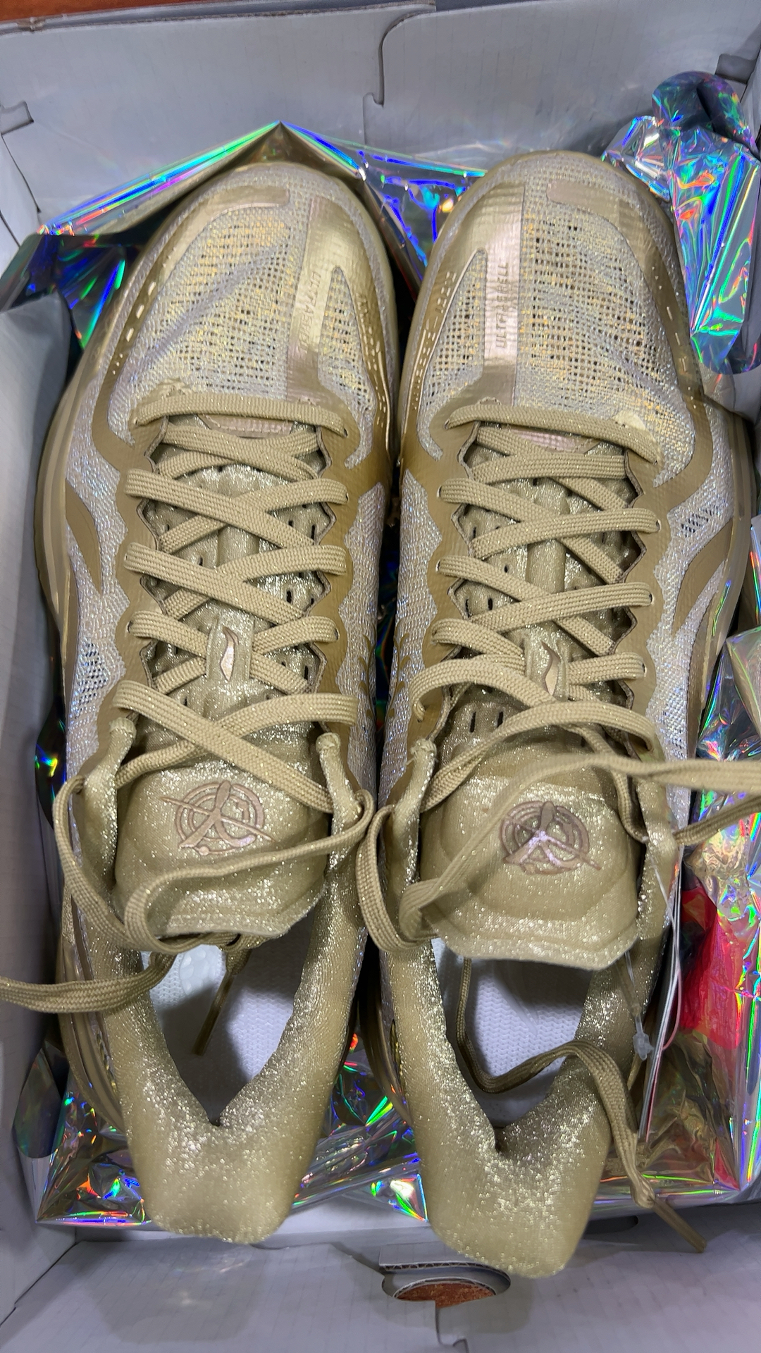 custom review-LINING Gamma Basketball Shoes Men's Low top Gold