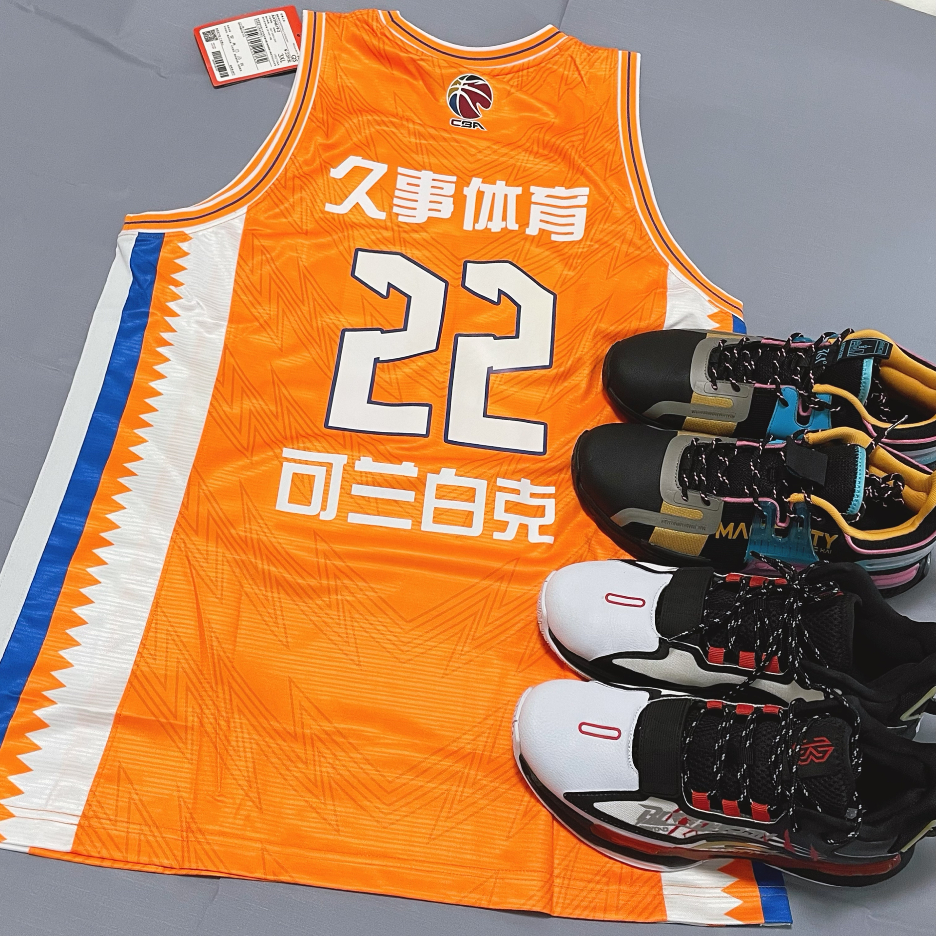 可兰白克的第1双签名鞋:361° kyranbek 1/克制1代