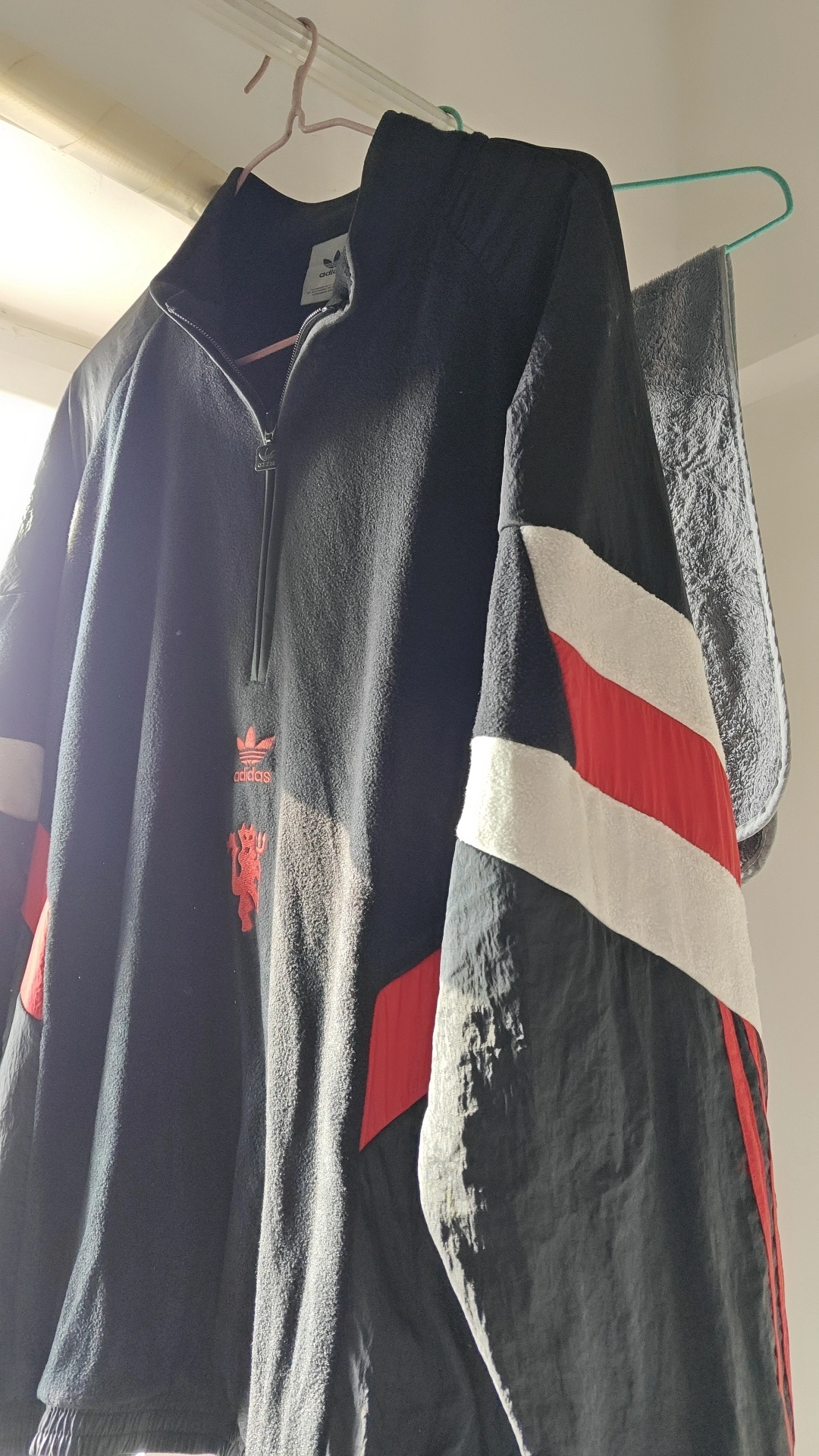 custom review-Adidas Originals Manchester Football UNITED Polar Fleece Sweatshirt Men's Black