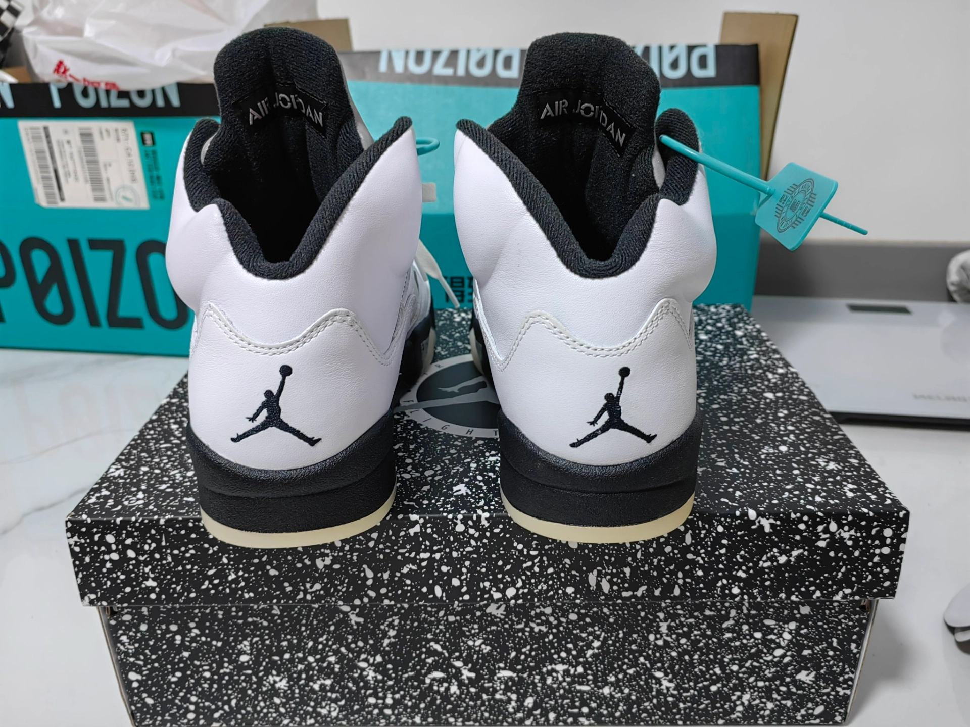 custom review-air jordan 4 se neon air max 95 cool greyvolt wolf grey black for sale
