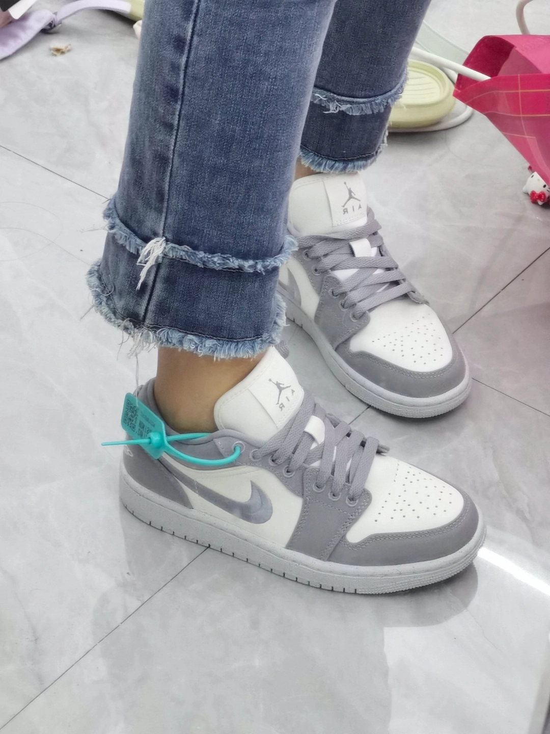 custom review-Jordan Air Jordan 1 SE 'Свет Стальной GREY' Низкий Топ Винтажные Баскетбольные Кроссовки Женские Серый Белый