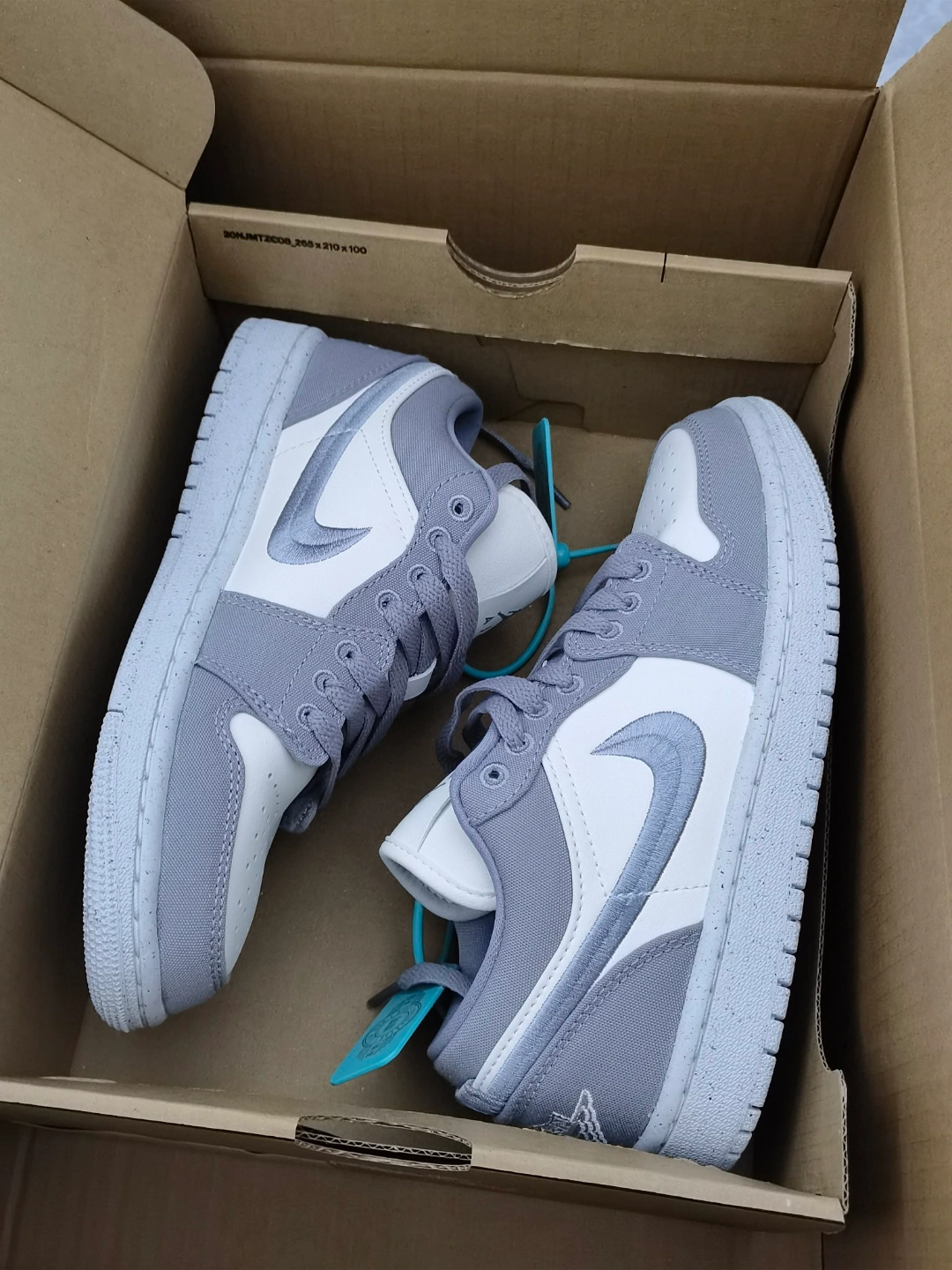 custom review-Jordan Air Jordan 1 SE 'Свет Стальной GREY' Низкий Топ Винтажные Баскетбольные Кроссовки Женские Серый Белый