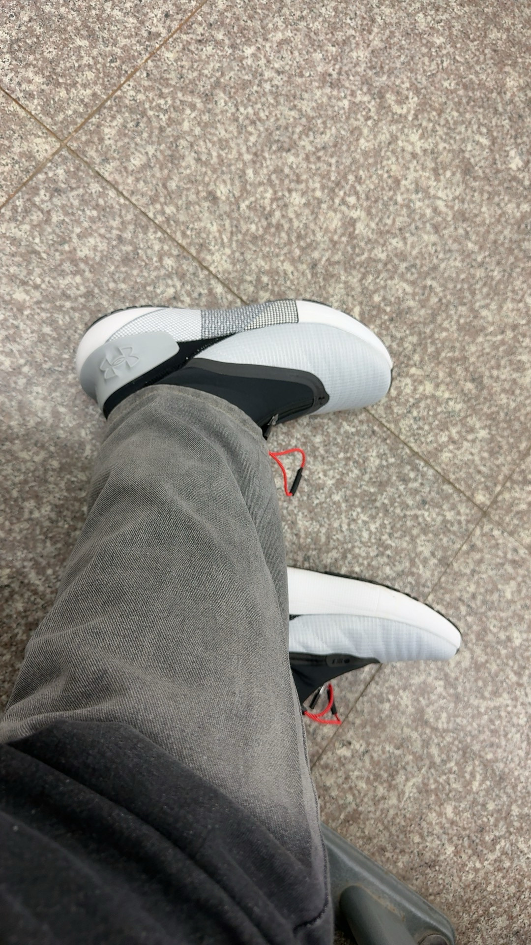 custom review-Under Armour HOVR Phantom 3 Устойчивый к истиранию Дышащий Отскок MID Топ Тренировочные Беговые кроссовки Унисекс Серый