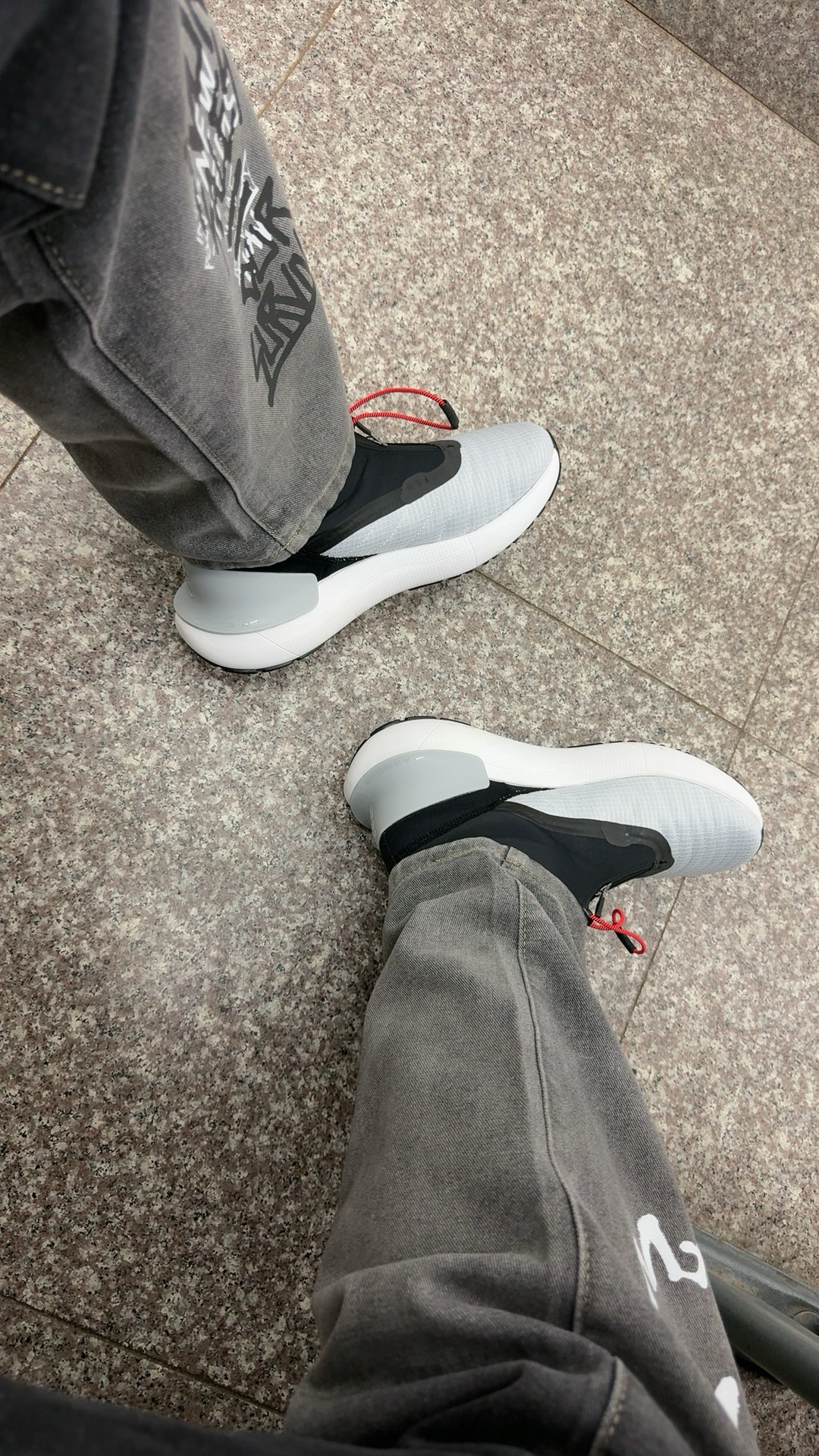 custom review-Under Armour HOVR Phantom 3 Устойчивый к истиранию Дышащий Отскок MID Топ Тренировочные Беговые кроссовки Унисекс Серый