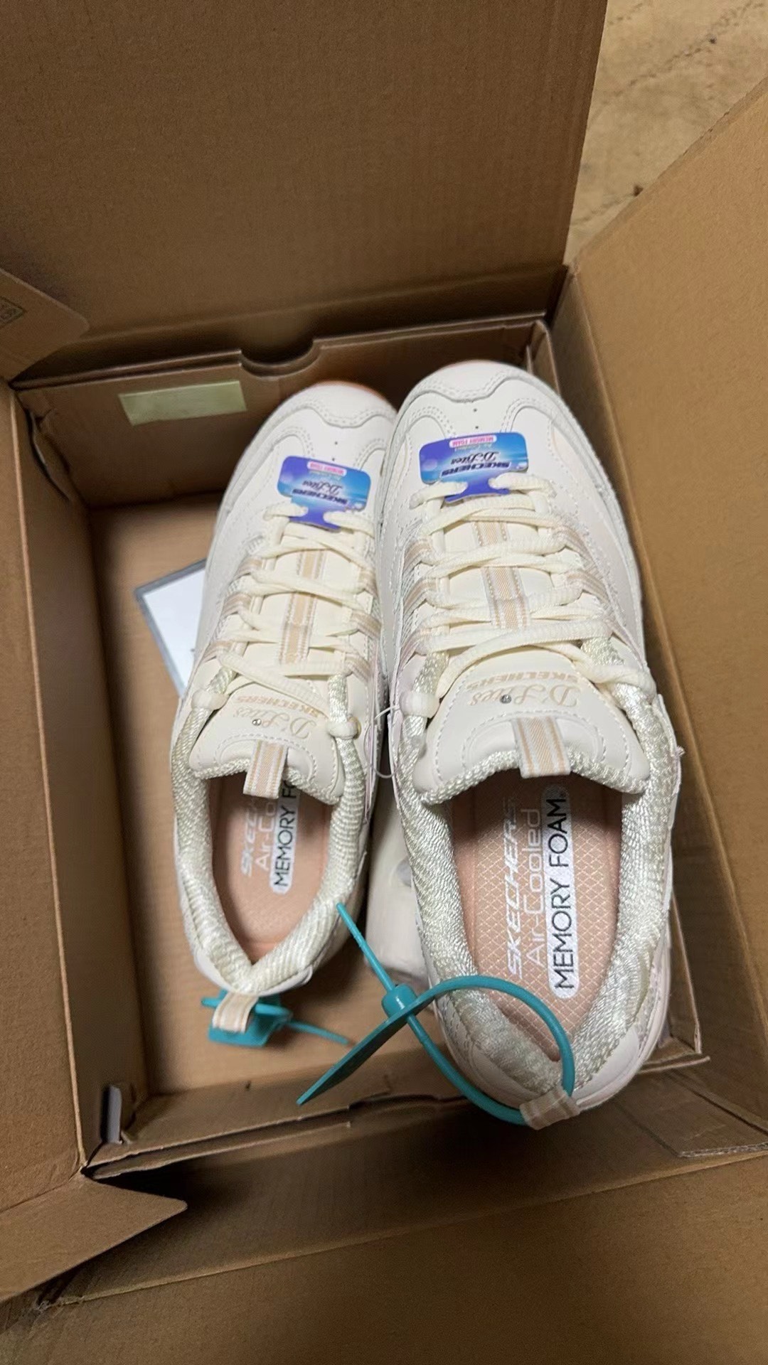 custom review-Skechers DLITES Высота Увеличивающие Легкие Низкие Топ Кроссовки Женские Бежевые