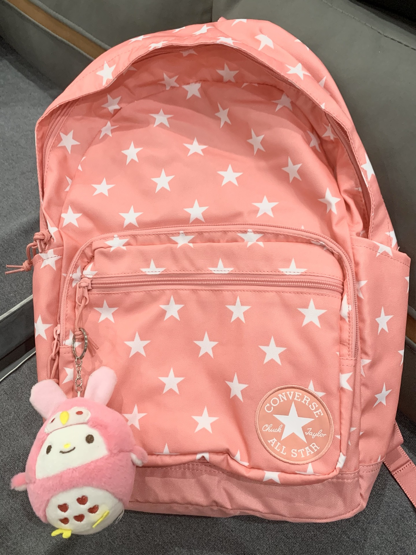 匡威粉色书包太好看啦!
