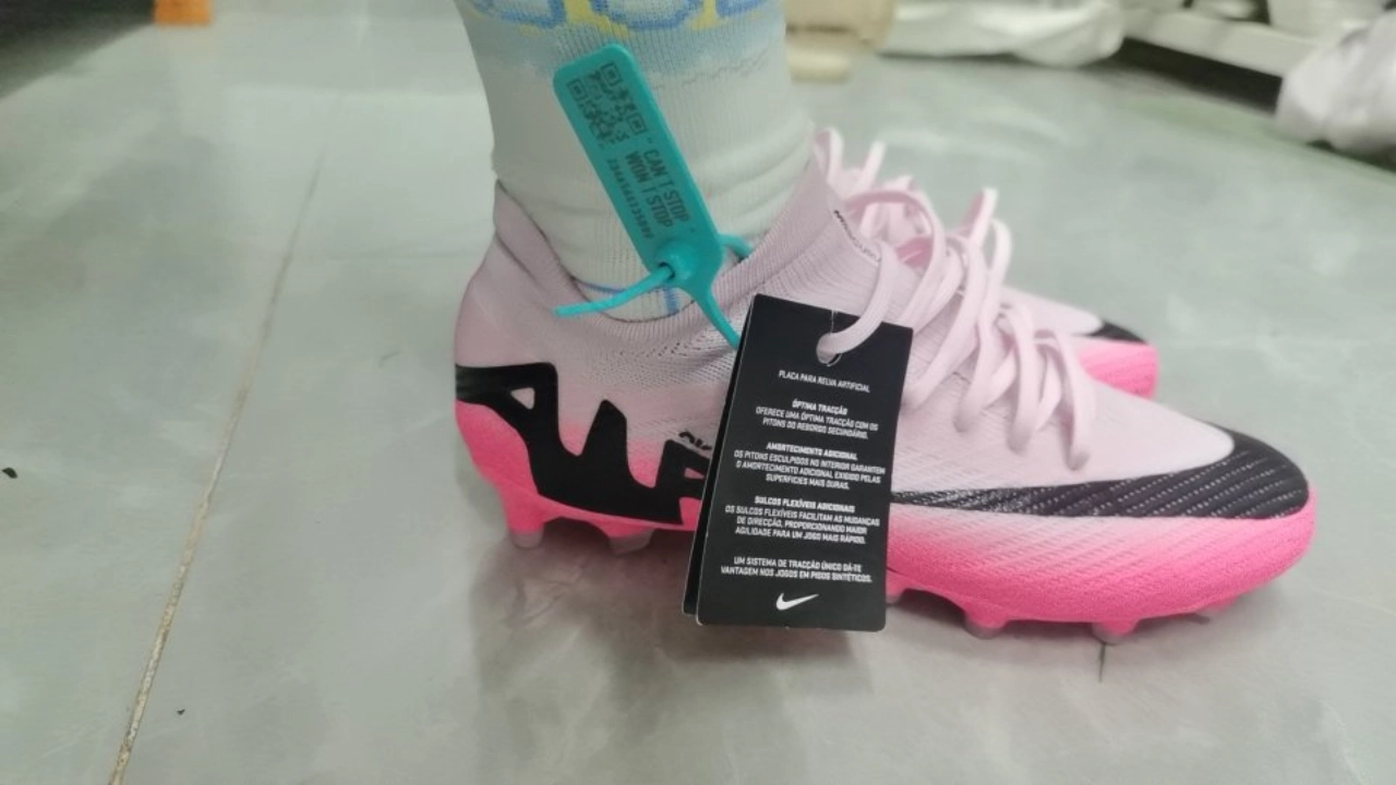 custom review-Nike Zoom Mercurial Vapor 15 Pro AG 'Ready Pack'
