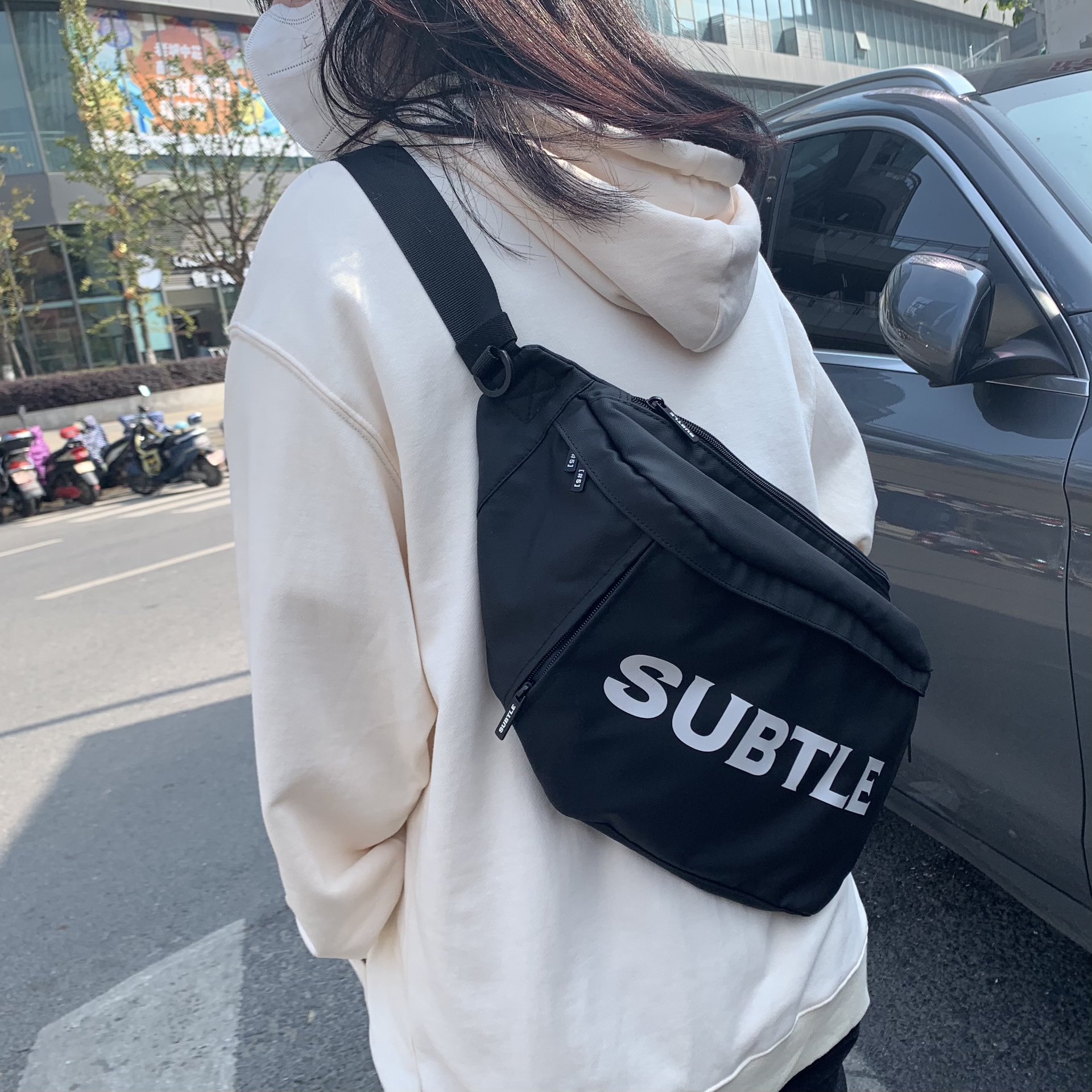 女生背也超级帅的一款斜挎包!