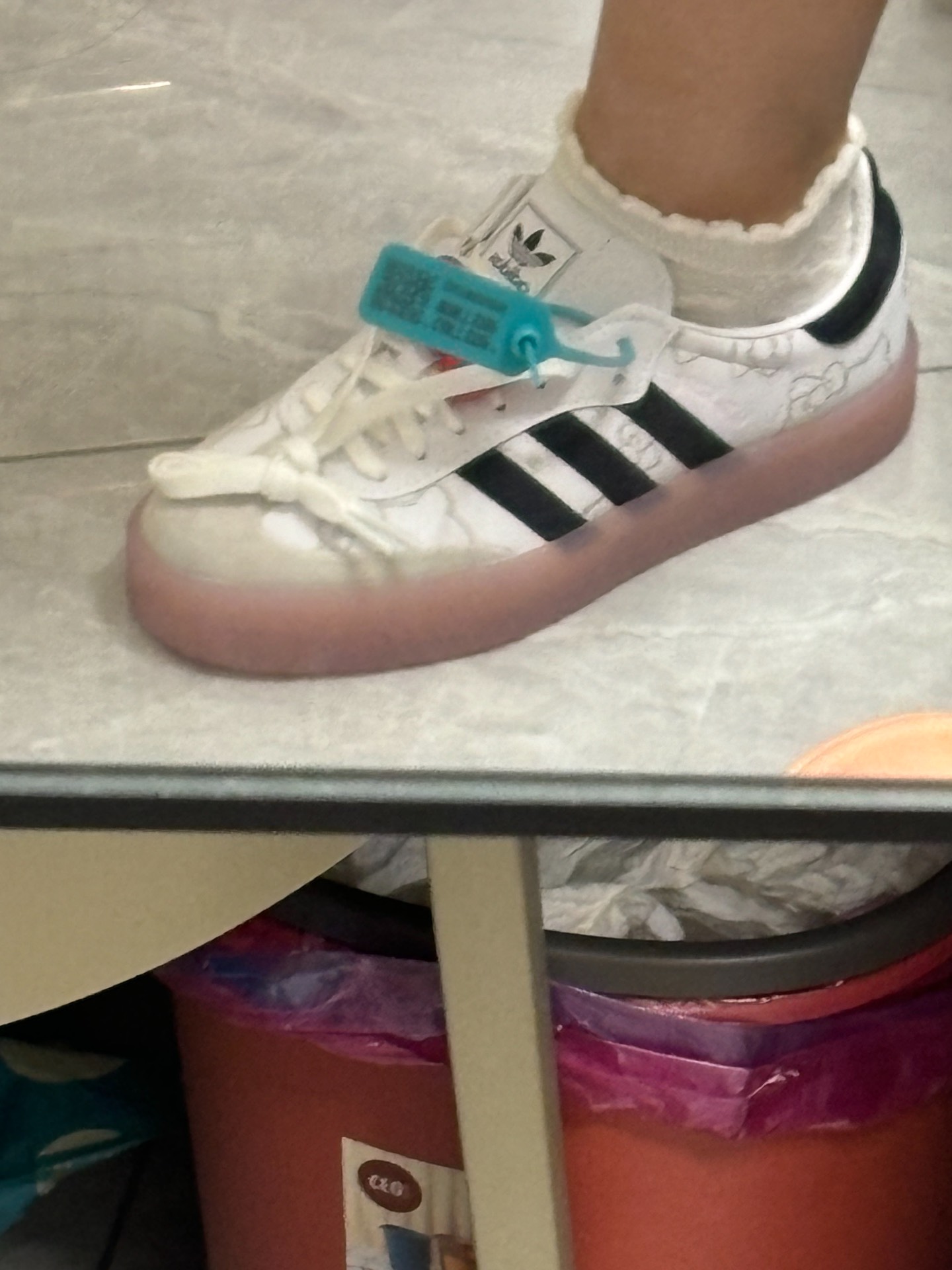 custom review-Adidas Originals Sambae Hello Kitty Women
s