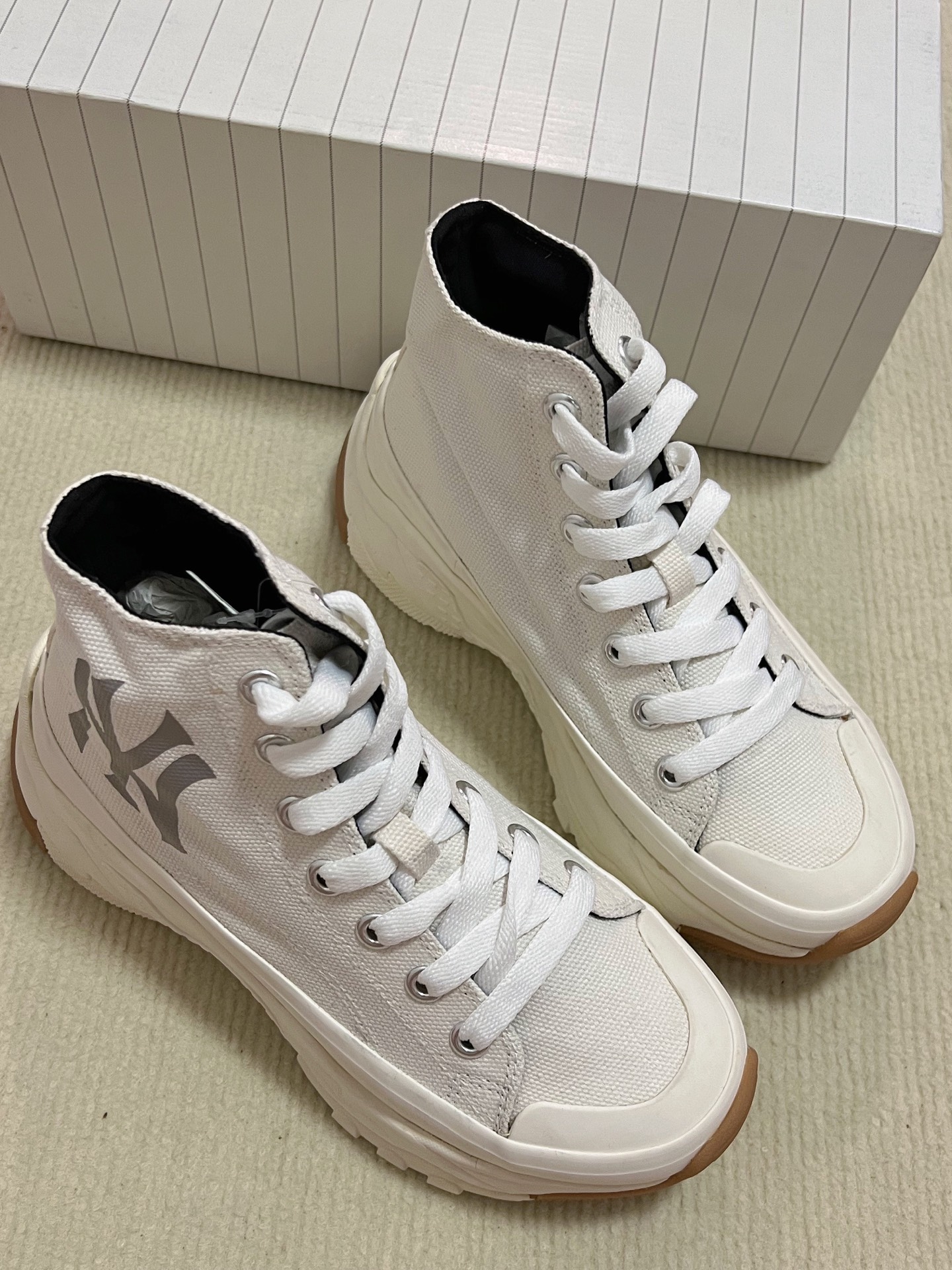 新年买新鞋 💕 高帮厚底增高男女同款休闲鞋