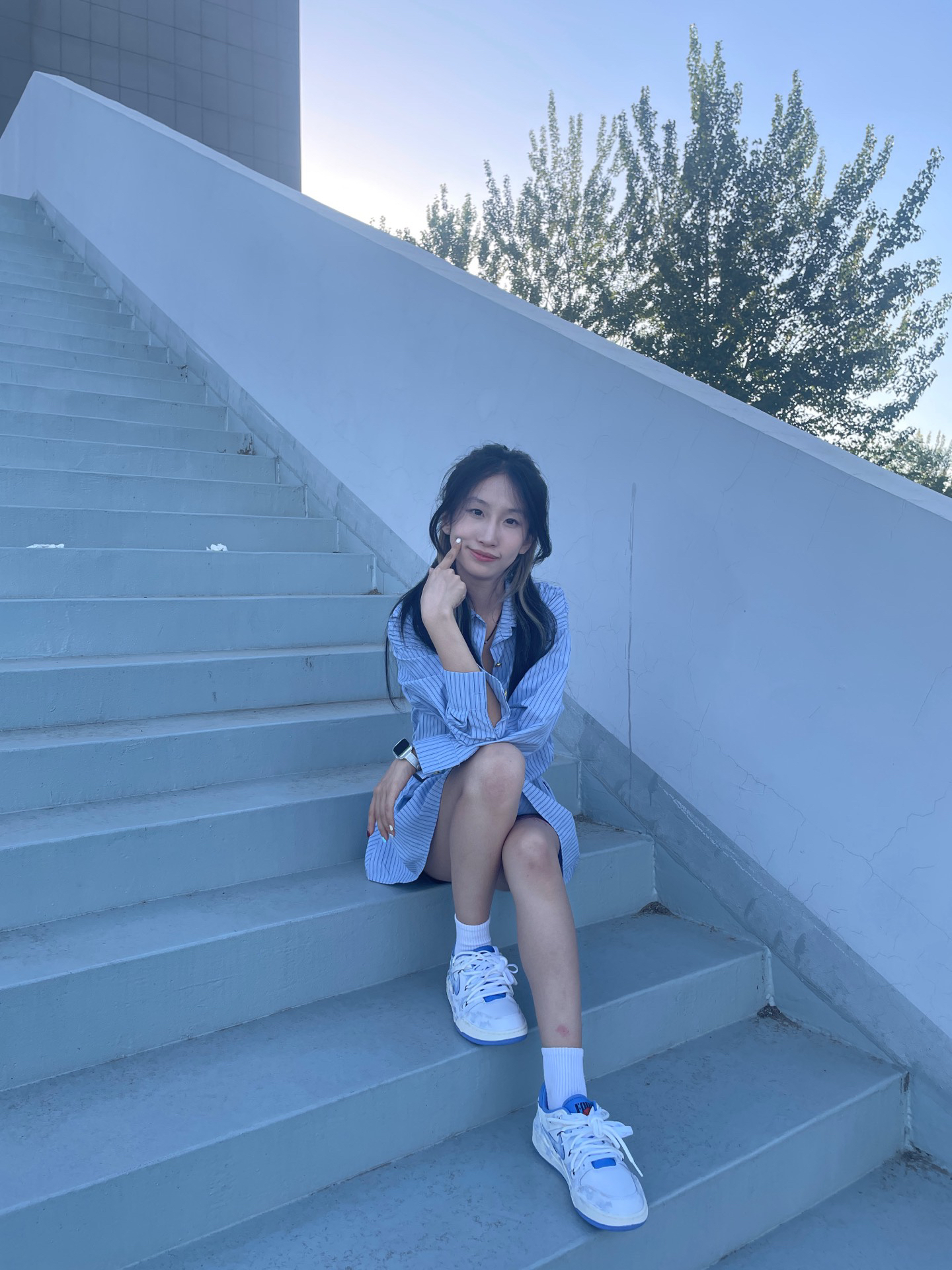 是一身蓝色系运动装  #拍拍夏日鞋夏日限定自拍  #夏天和蓝色最配啦