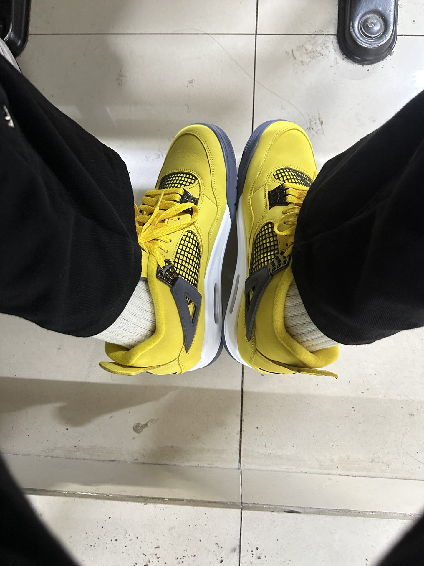 custom review-JORDAN 4 Retro Lightning 2021
