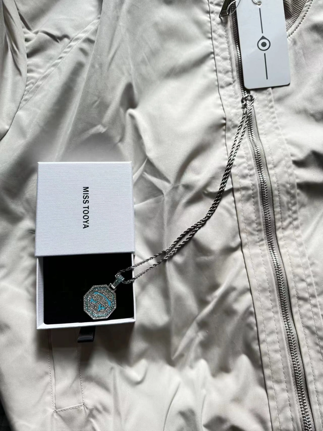 custom review-MISS TOOYA Титановые стальные ожерелья унисекс