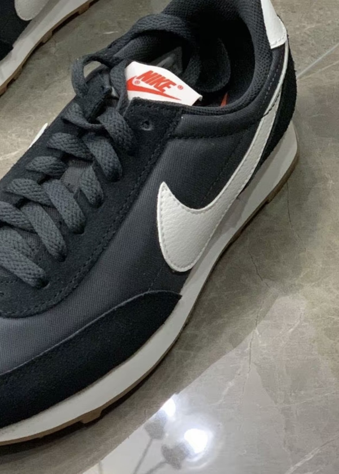 custom review-Nike Daybreak Slip-on Resistant And Breathable Low-Top Casual City Commute Running Shoes Women's Black