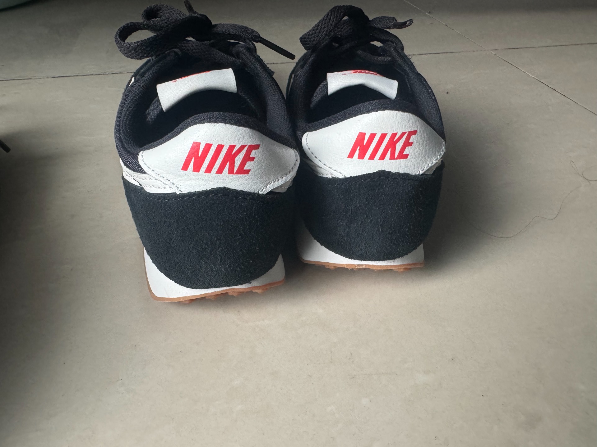 custom review-Nike Daybreak Slip-on Resistant And Breathable Low-Top Casual City Commute Running Shoes Women's Black