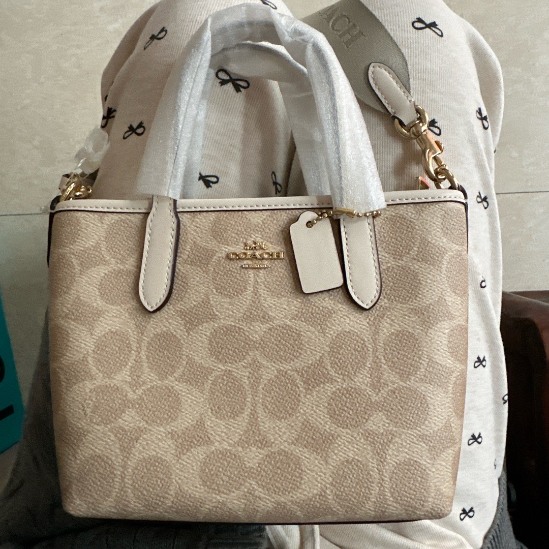 custom review-COACH Городская Сумка Tote из Покрытого Холста Сумка для покупок Сумка через плечо Сумка на одно плечо Мини Сумка для женщин Песочный Мел Белый