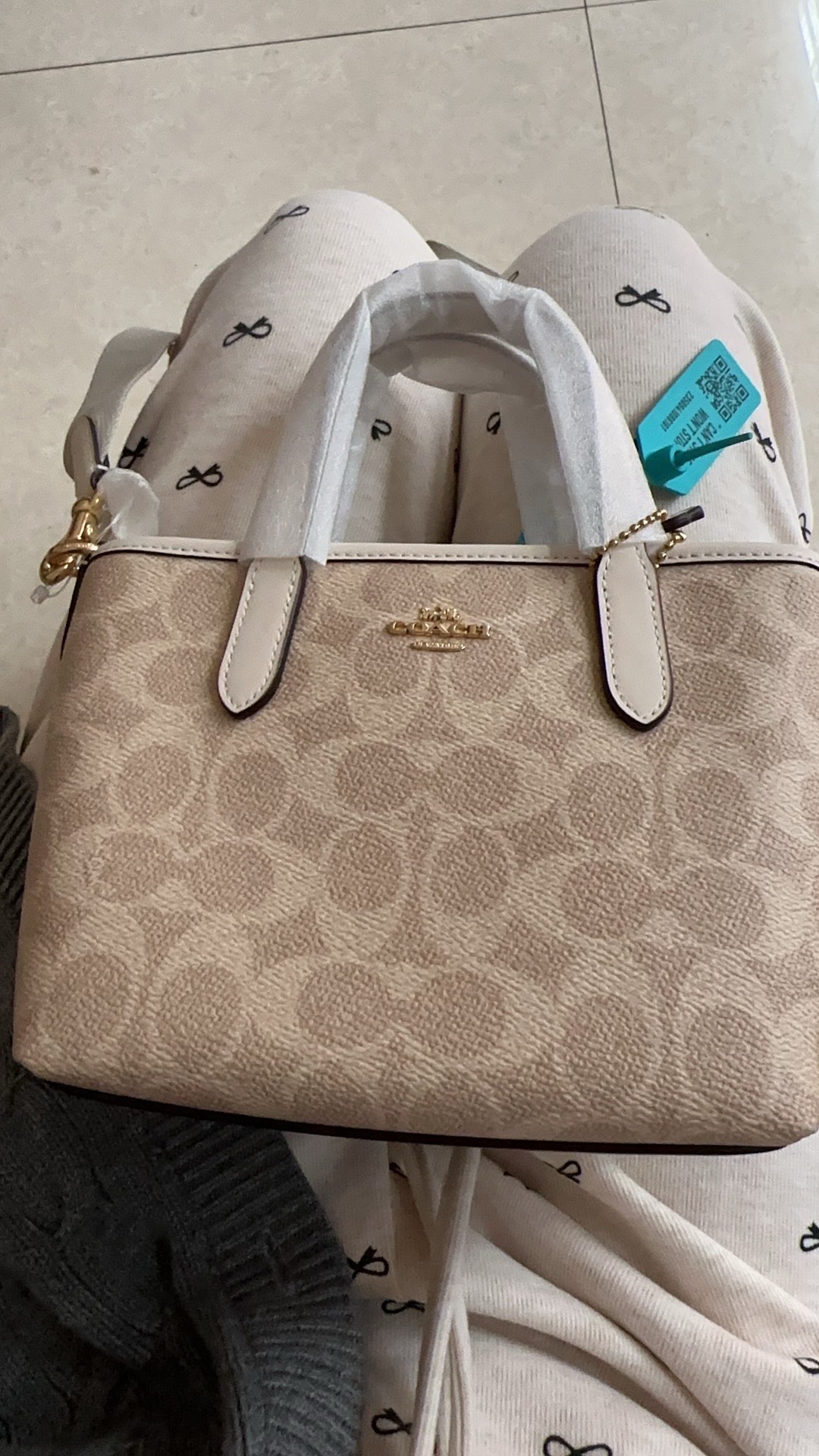 custom review-COACH Городская Сумка Tote из Покрытого Холста Сумка для покупок Сумка через плечо Сумка на одно плечо Мини Сумка для женщин Песочный Мел Белый