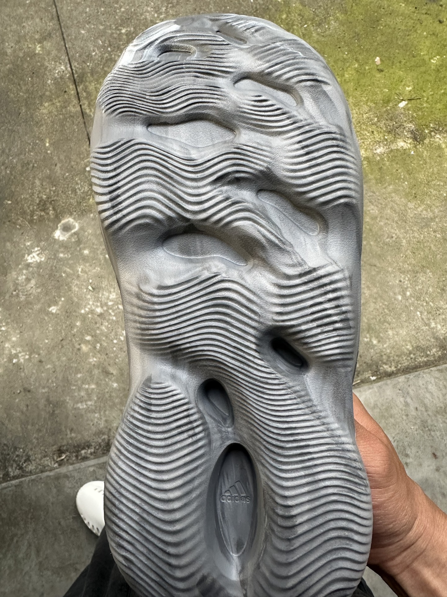 custom review-Adidas Originals Yeezy Foam Runner RNR MX GRANITE Sabo Unisex Бетон Серый