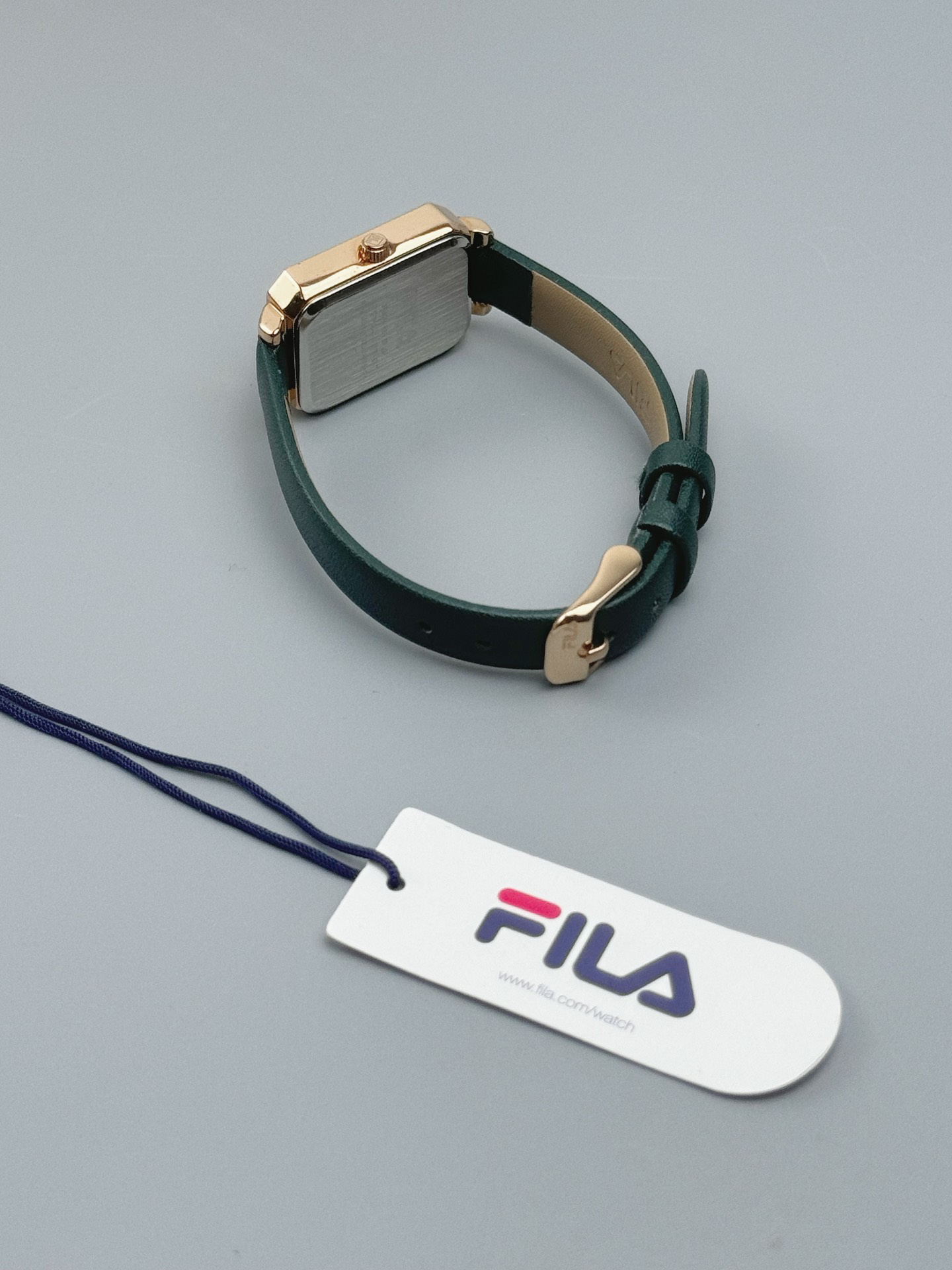 这个橄榄皮斐乐表,戴上hin有御姐风呐