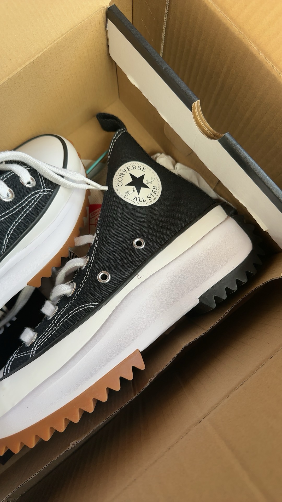 custom review-Converse Run Star Hike Hi Black White Gum