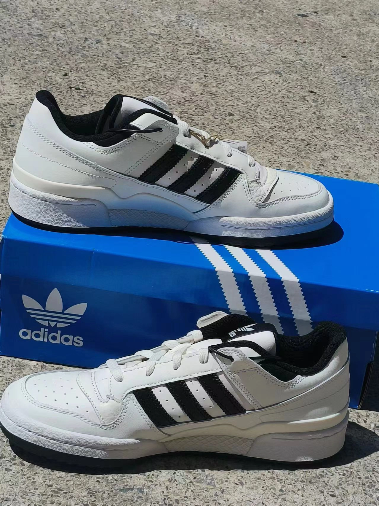 阿迪达斯三叶草男女运动休闲鞋