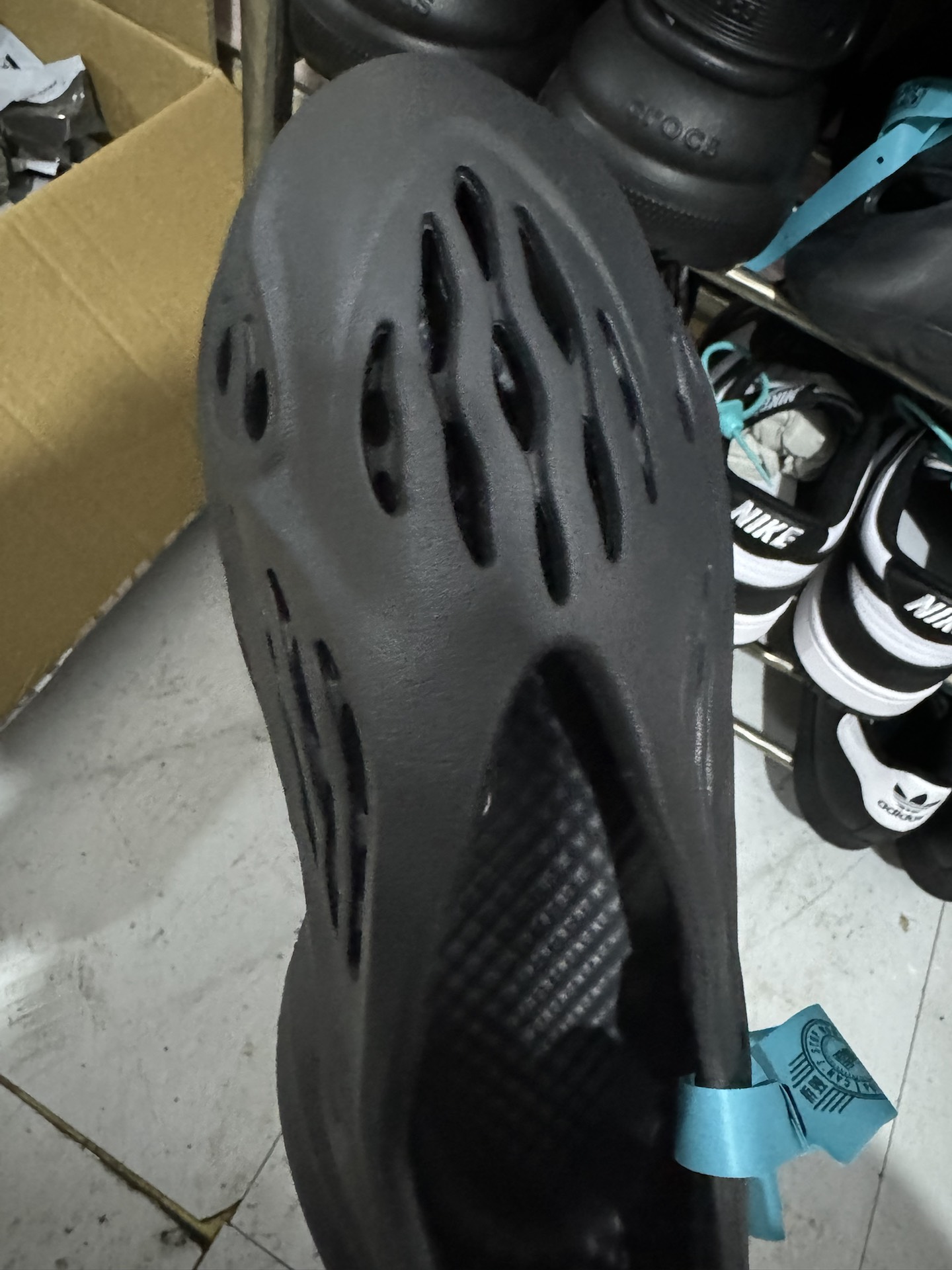 custom review-Adidas Originals Yeezy Foam Rnr Onyx