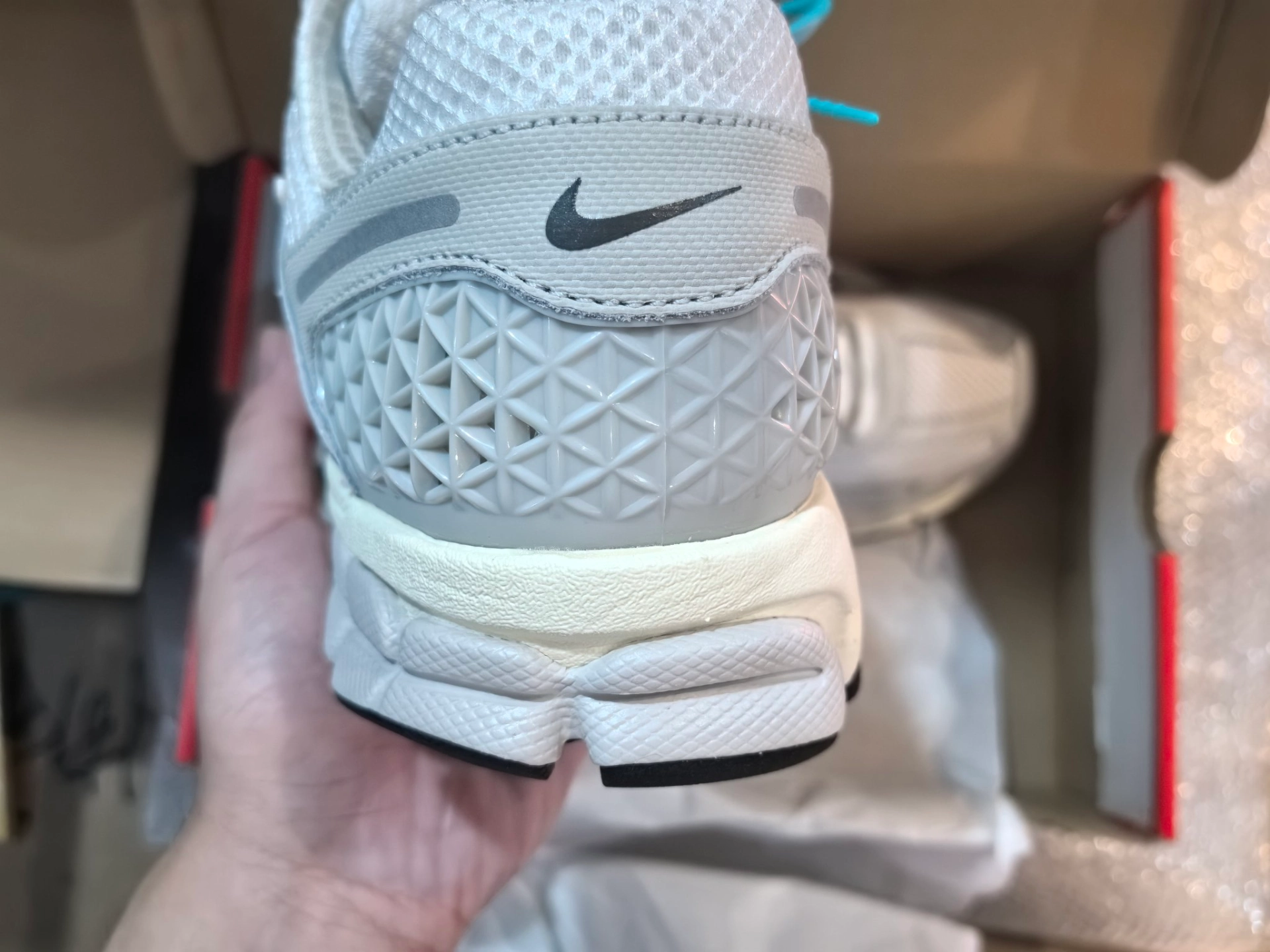 custom review-Nike Zoom Vomero 5 Platinum Tint