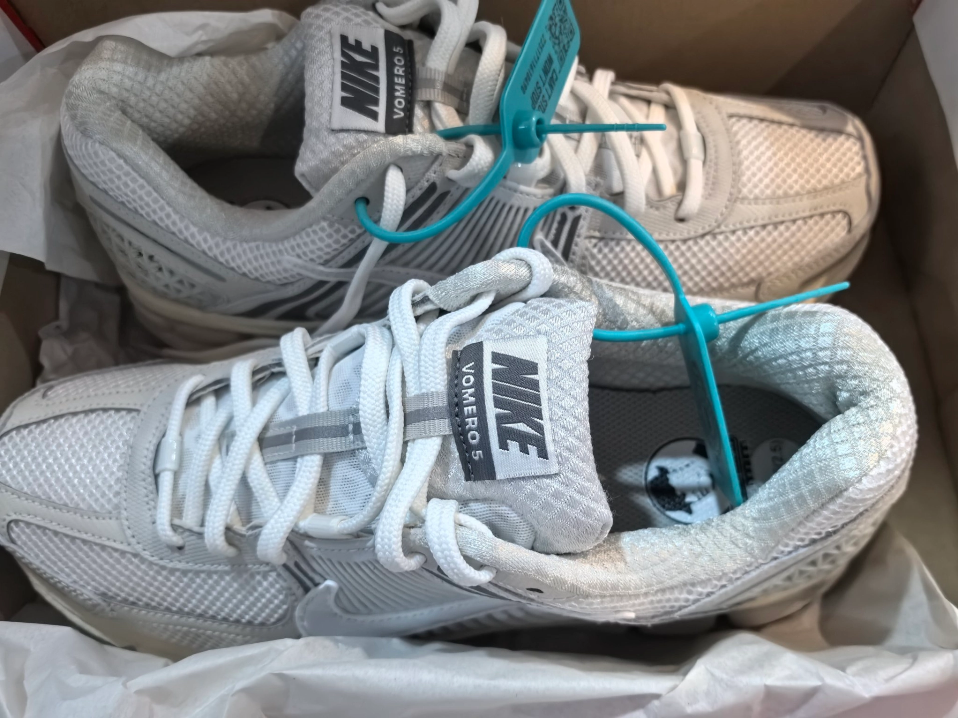 custom review-Nike Zoom Vomero 5 Platinum Tint