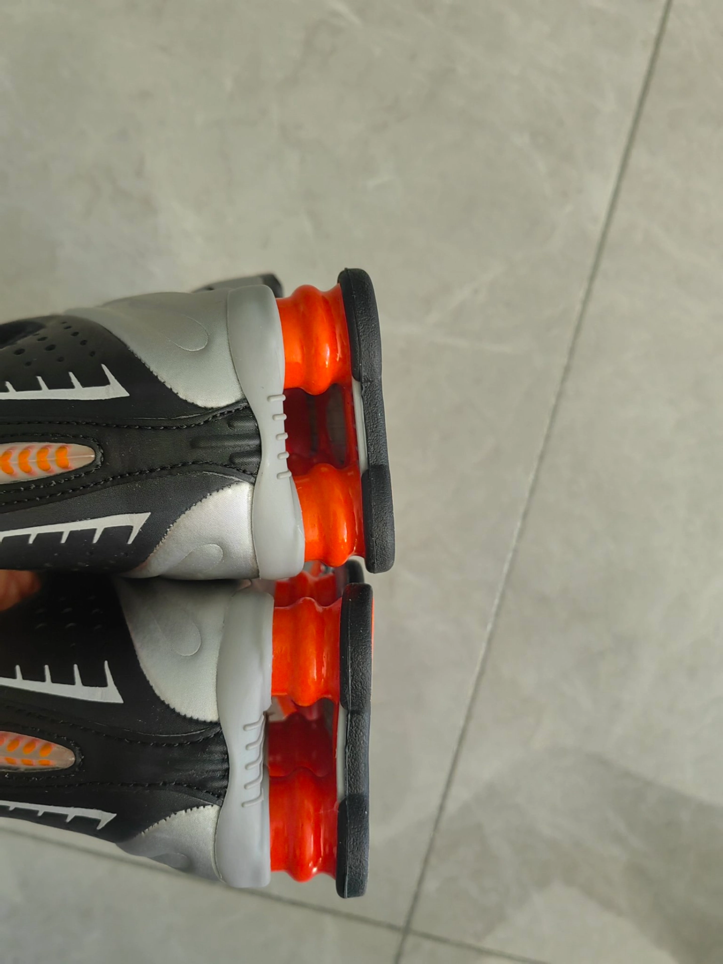 custom review-Nike Shox R4 Low Топ Повседневный Городская Коммутация Беговые Кроссовки Унисекс Серебряный Красный