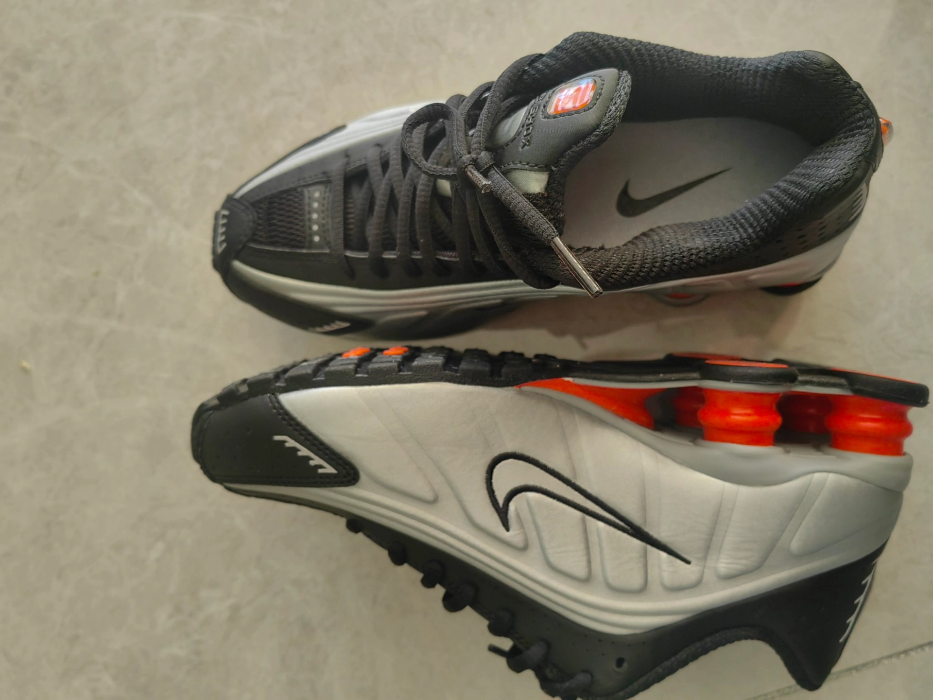 custom review-Nike Shox R4 Low Топ Повседневный Городская Коммутация Беговые Кроссовки Унисекс Серебряный Красный