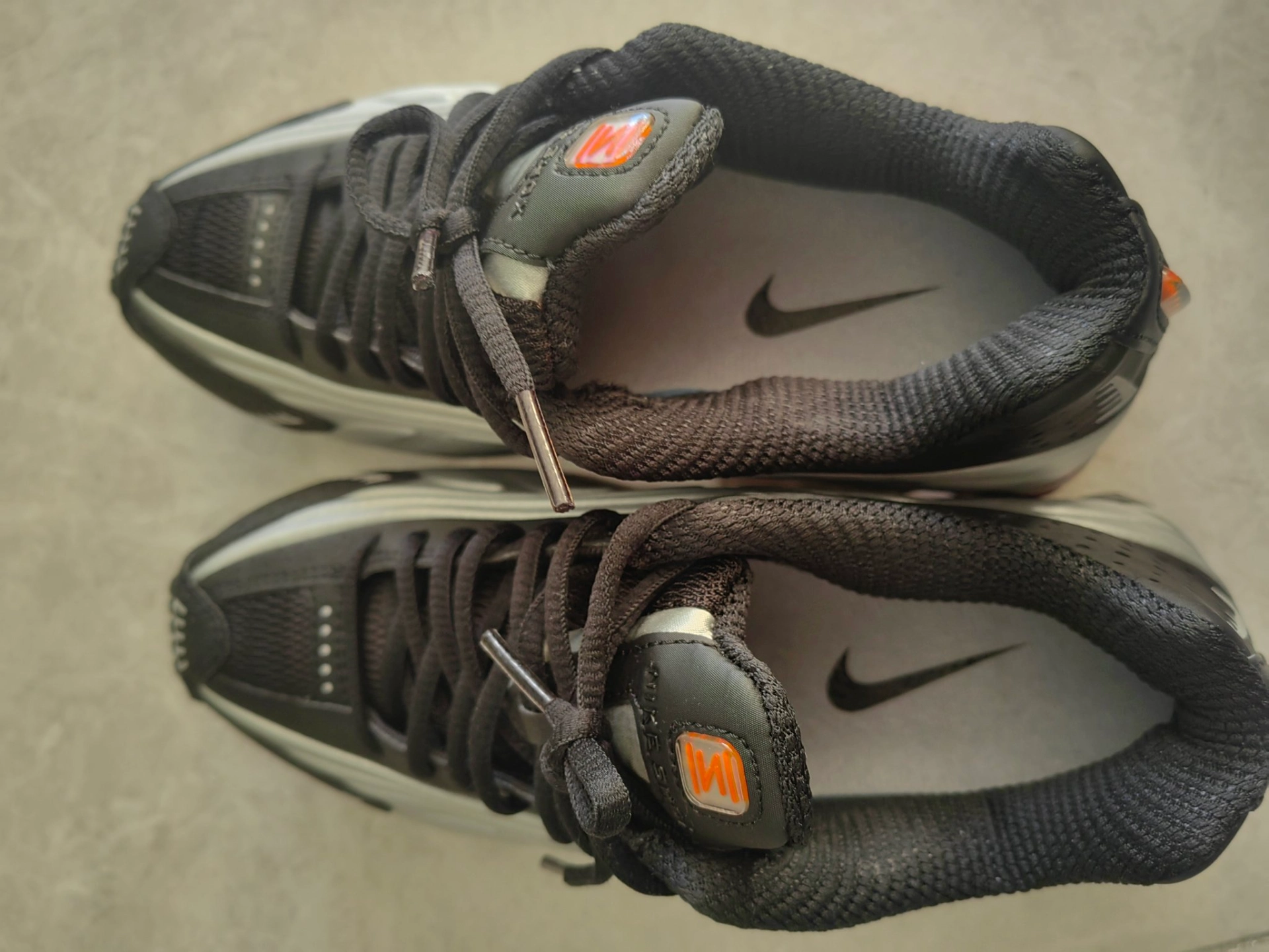 custom review-Nike Shox R4 Low Топ Повседневный Городская Коммутация Беговые Кроссовки Унисекс Серебряный Красный
