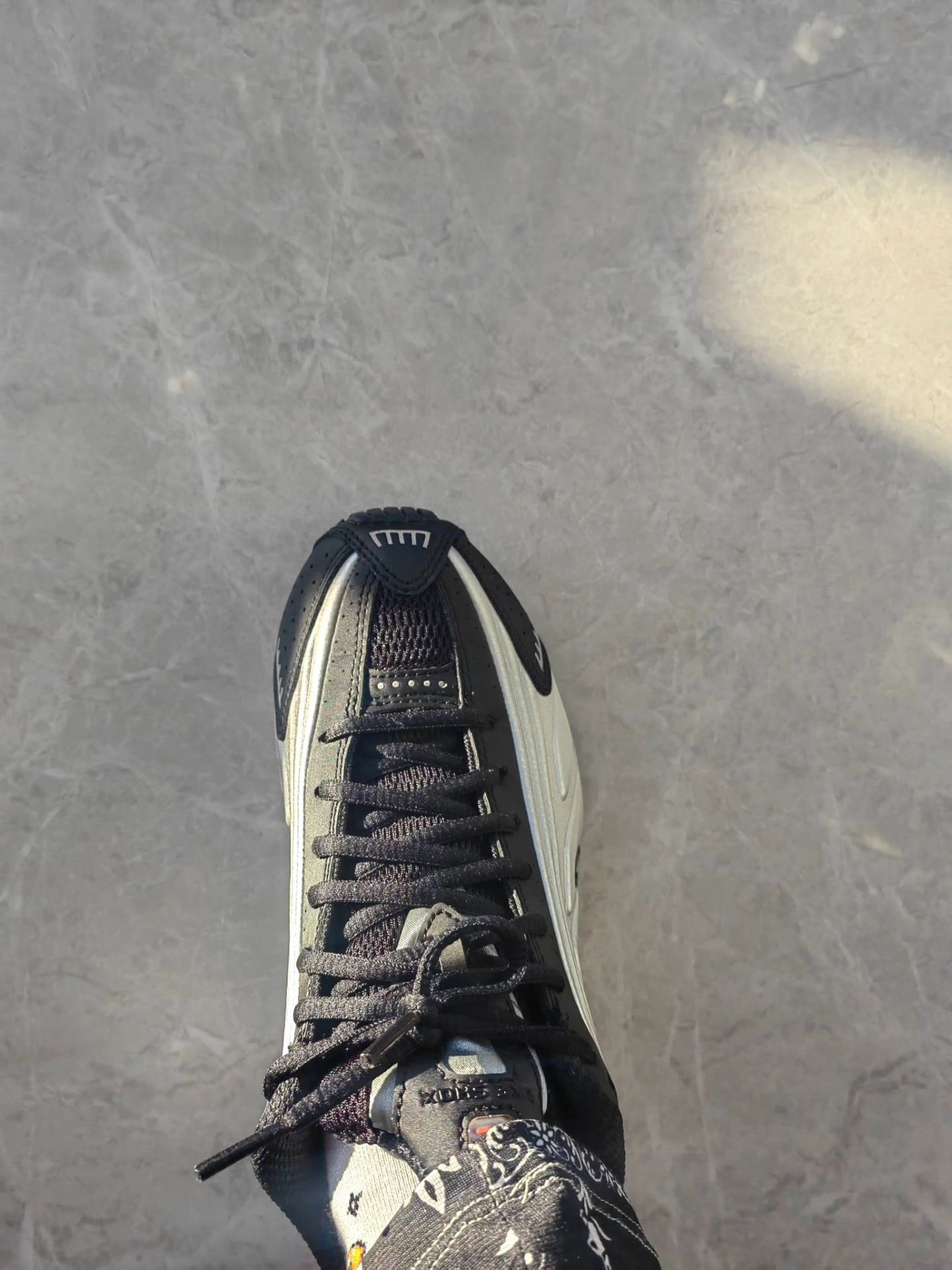 custom review-Nike Shox R4 Low Топ Повседневный Городская Коммутация Беговые Кроссовки Унисекс Серебряный Красный