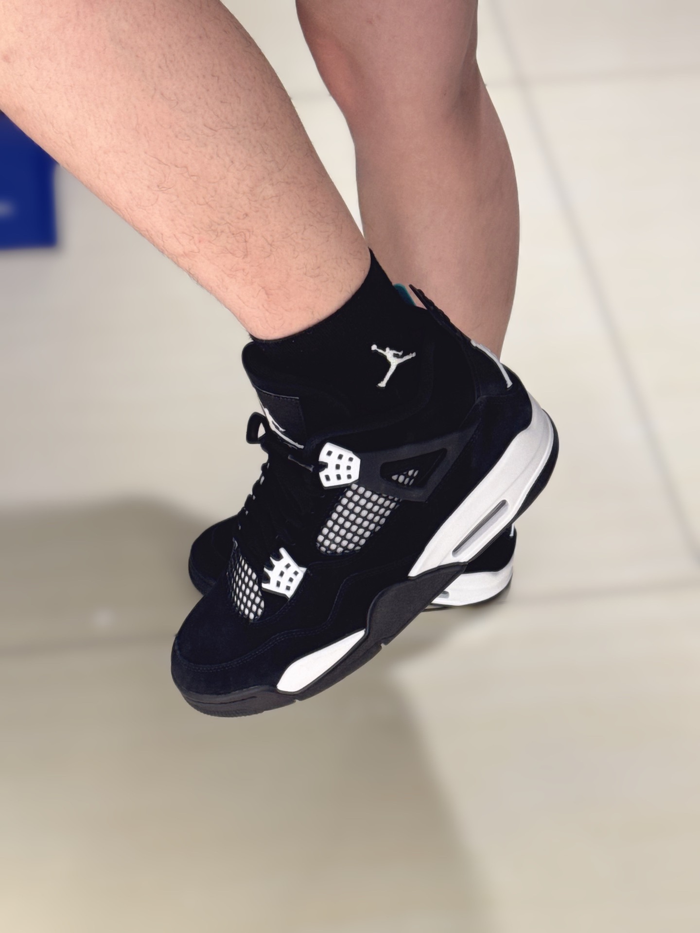 custom review-JORDAN 4 Retro White Thunder