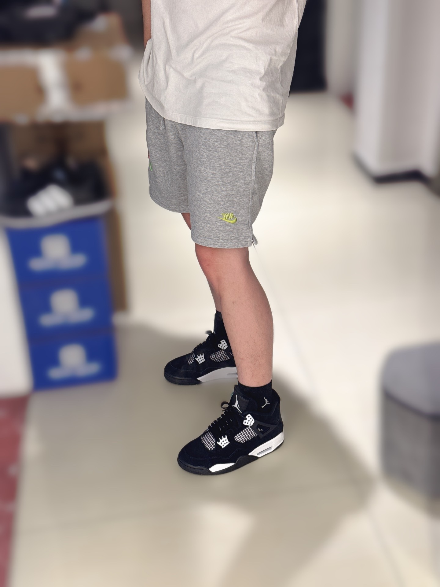 custom review-JORDAN 4 Retro White Thunder
