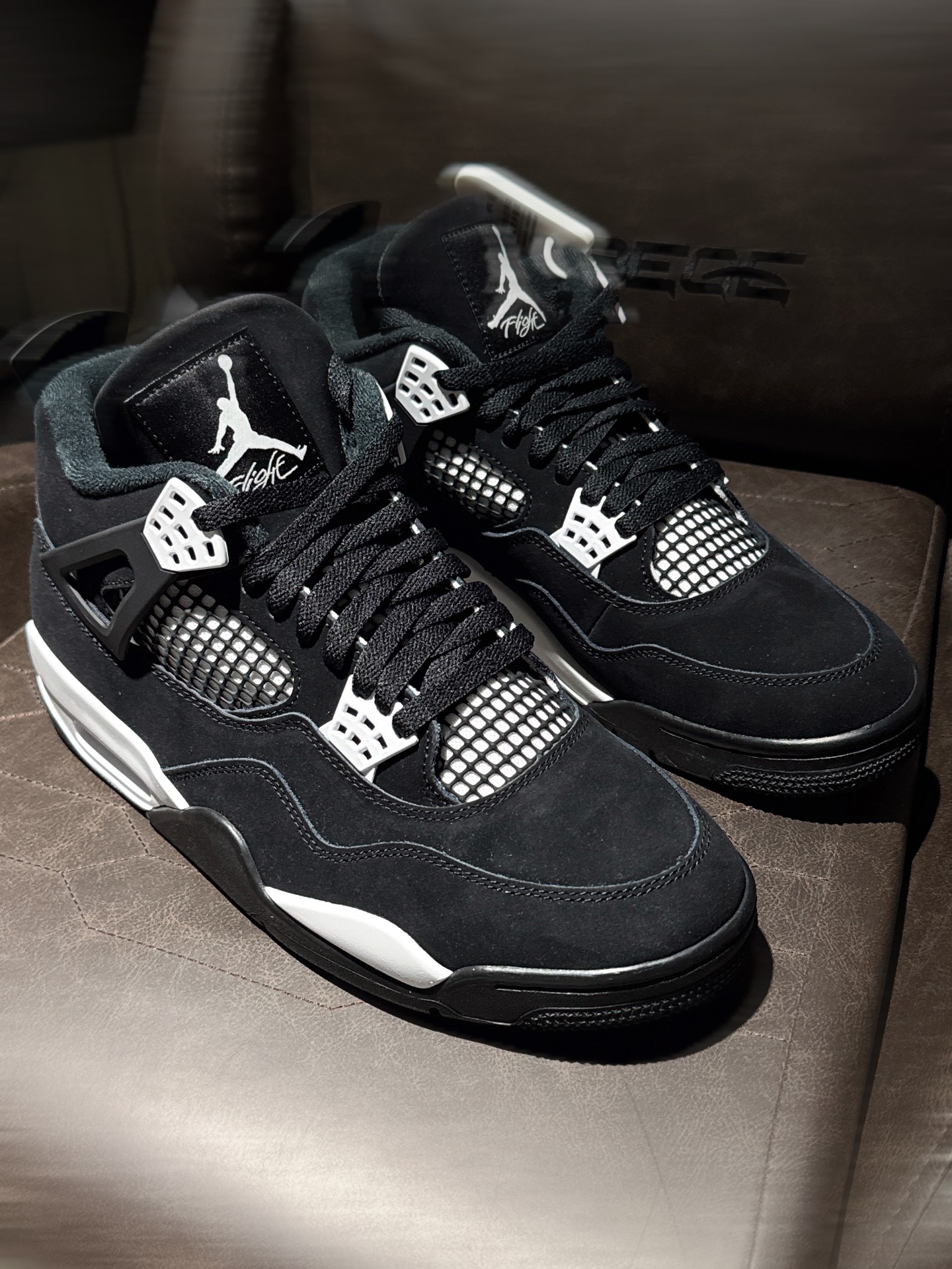 custom review-JORDAN 4 Retro White Thunder