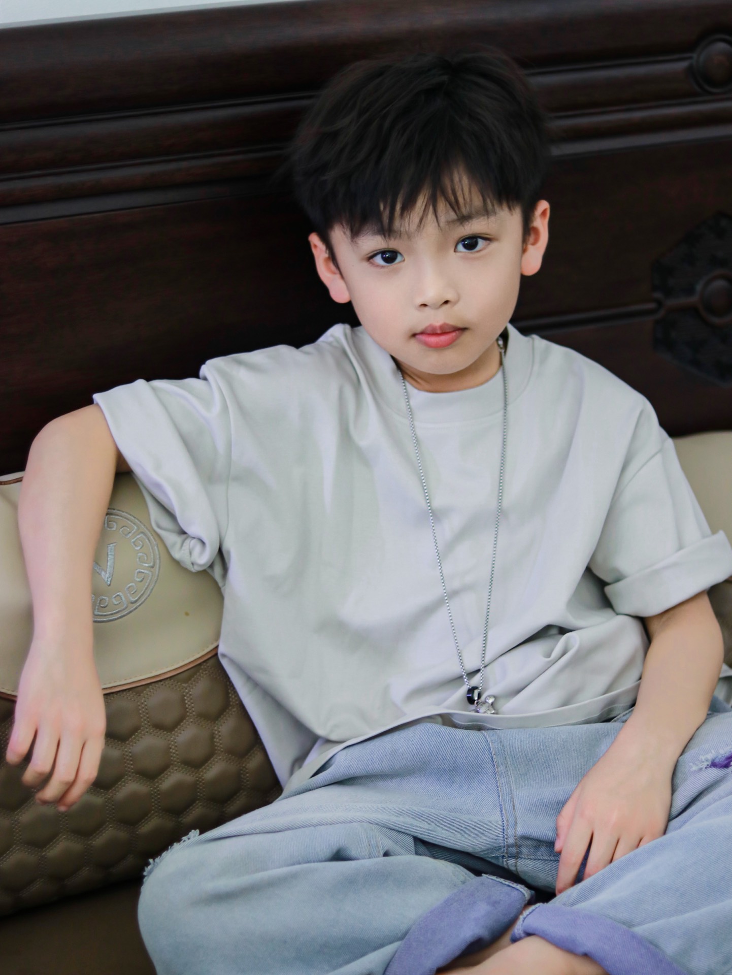 好喜欢这个小孩哥