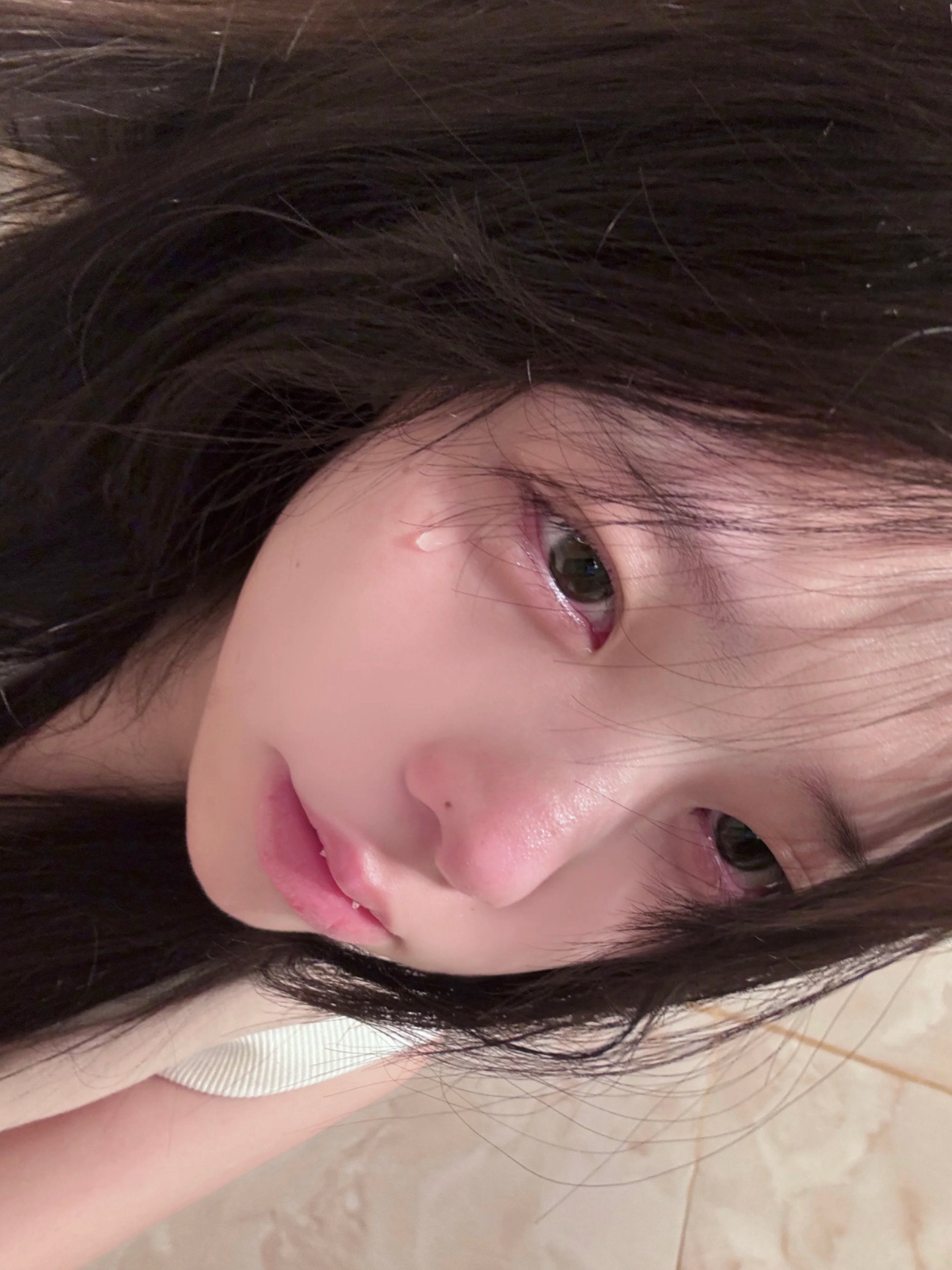 哭到一半突然感觉自己皮肤状态好好