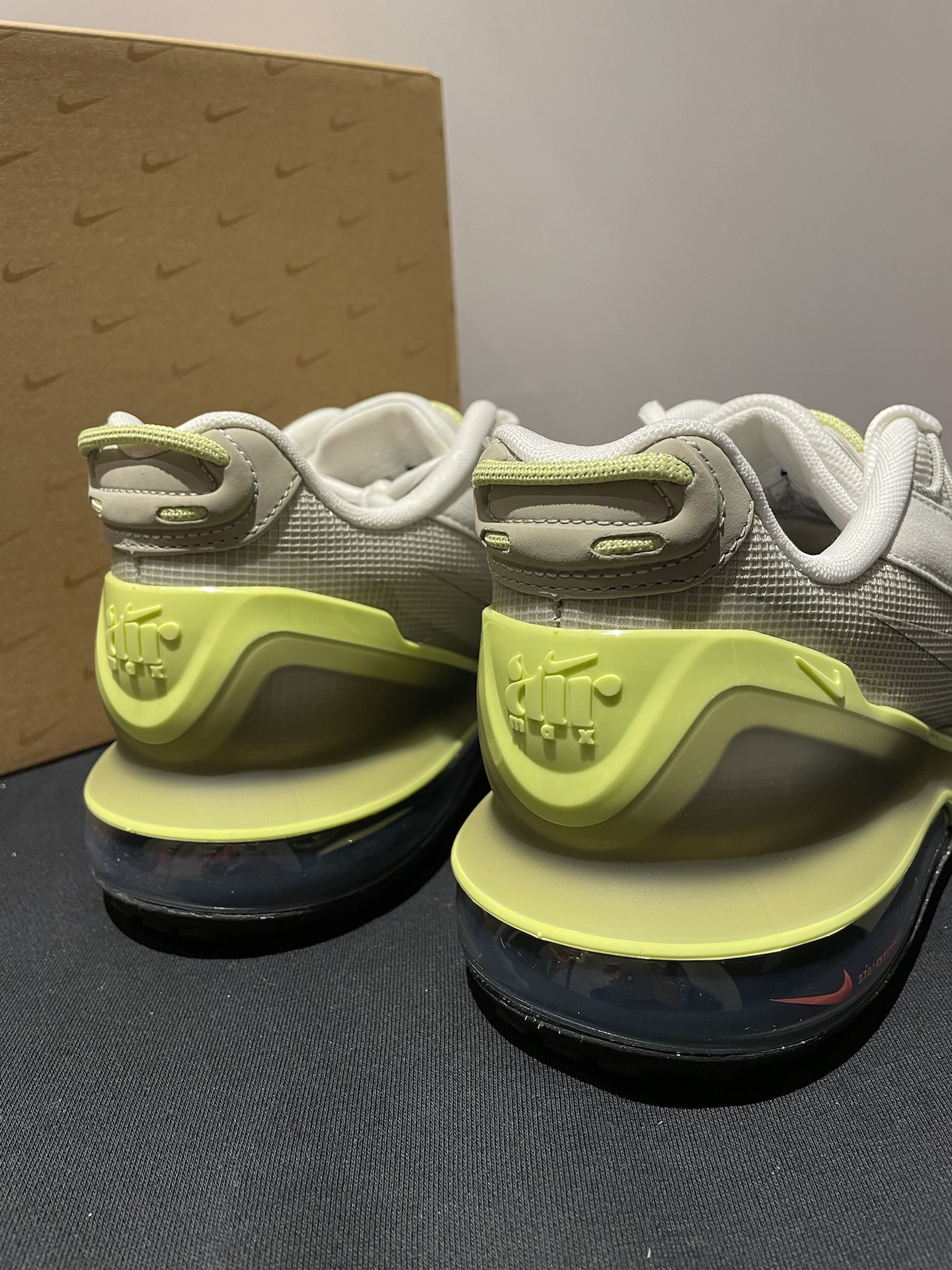 舒适透气的耐克气垫鞋