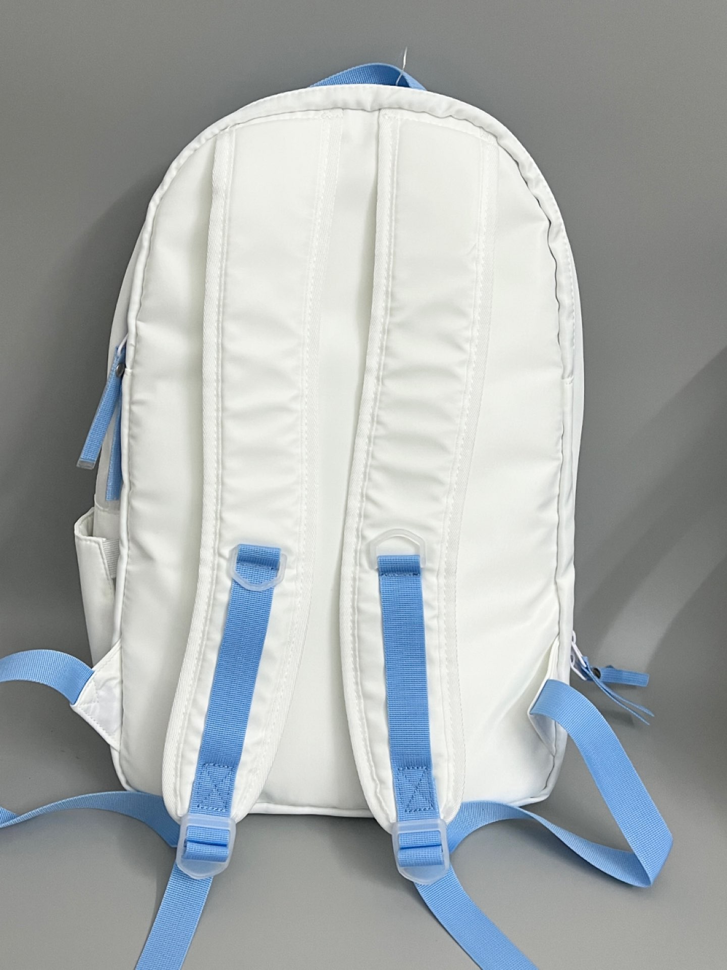 从背面开始心动的书包