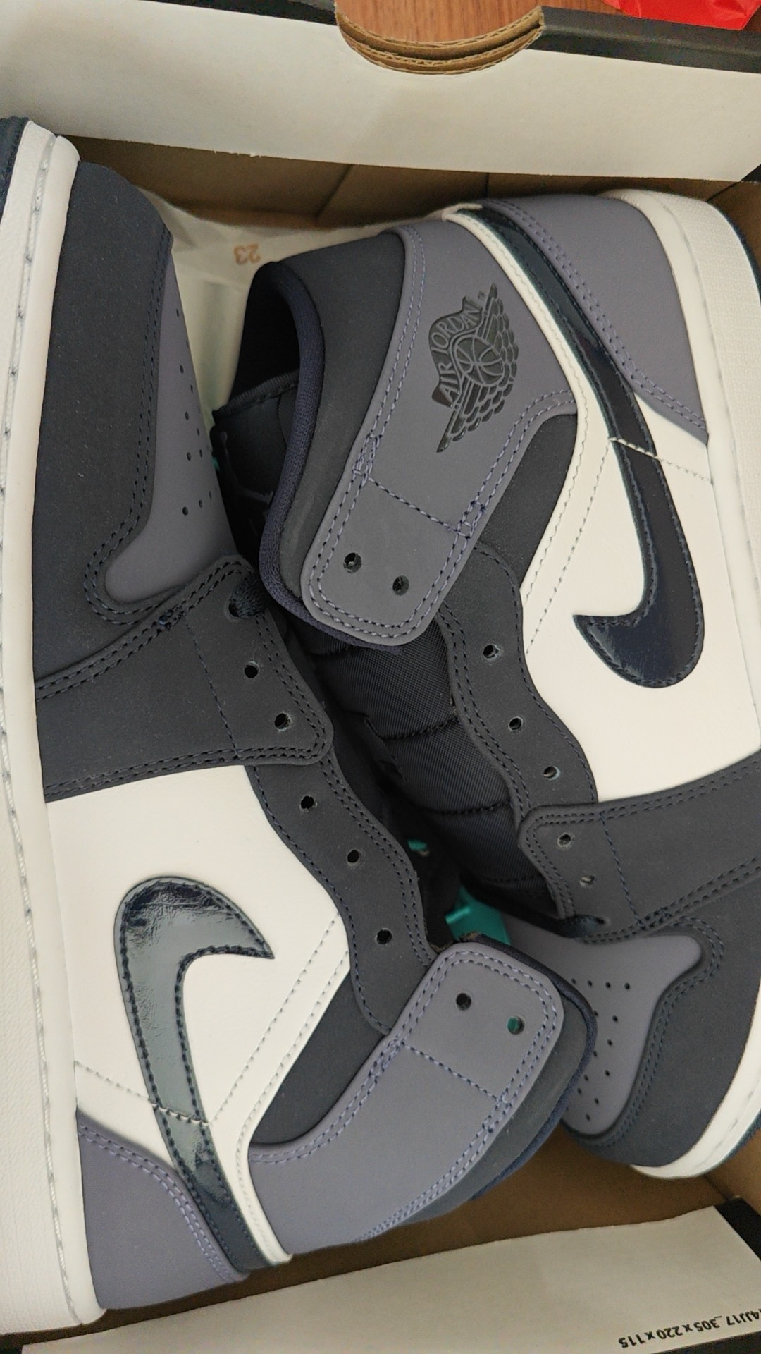 custom review-Jordan 1 Mid 'Obsidian Sanded Purple'