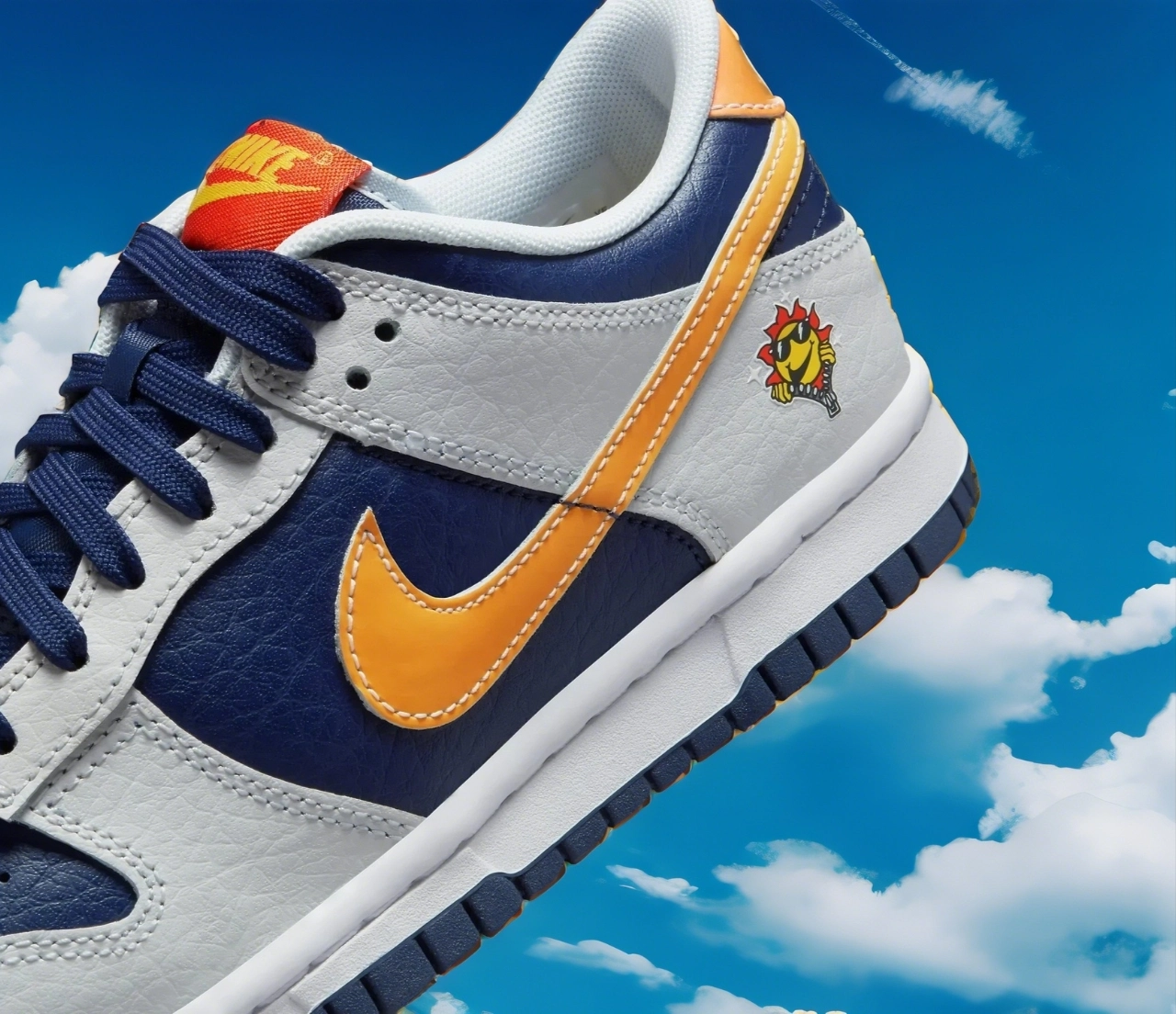 nike dunk low太阳花变色耐磨透气低帮板鞋gs
整双鞋以海军蓝为主调