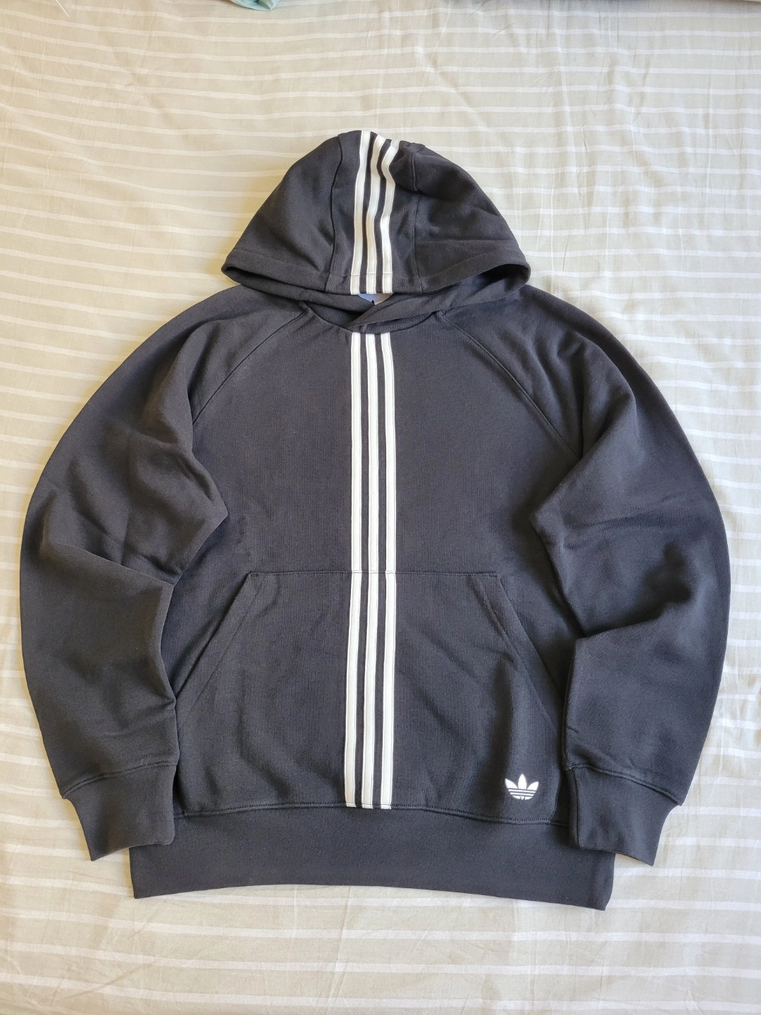 阿迪达斯个性三条杠