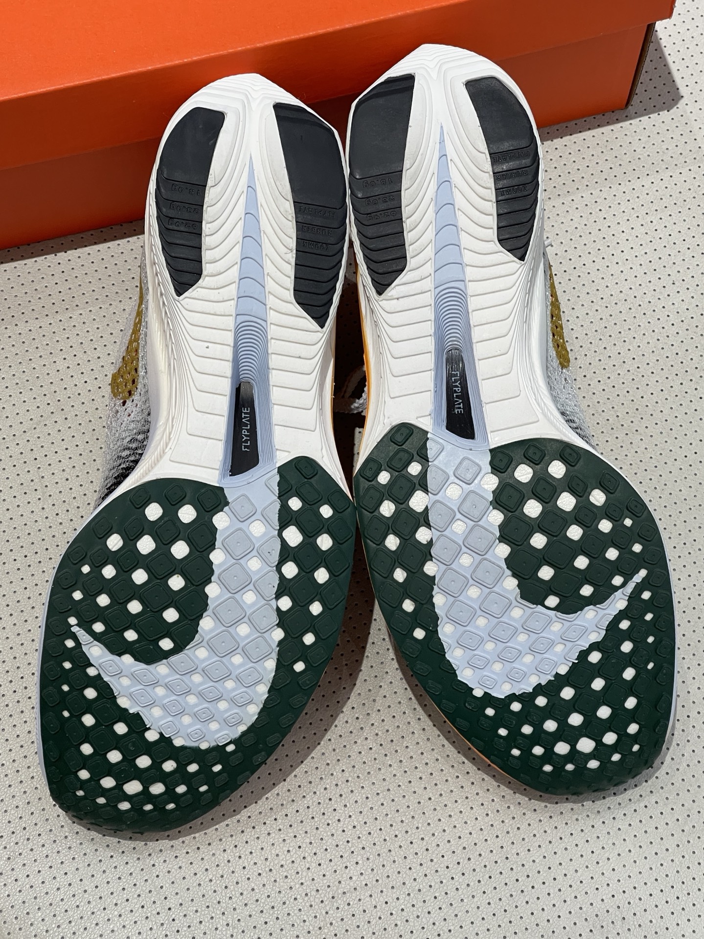 耐克顶级马拉松跑鞋