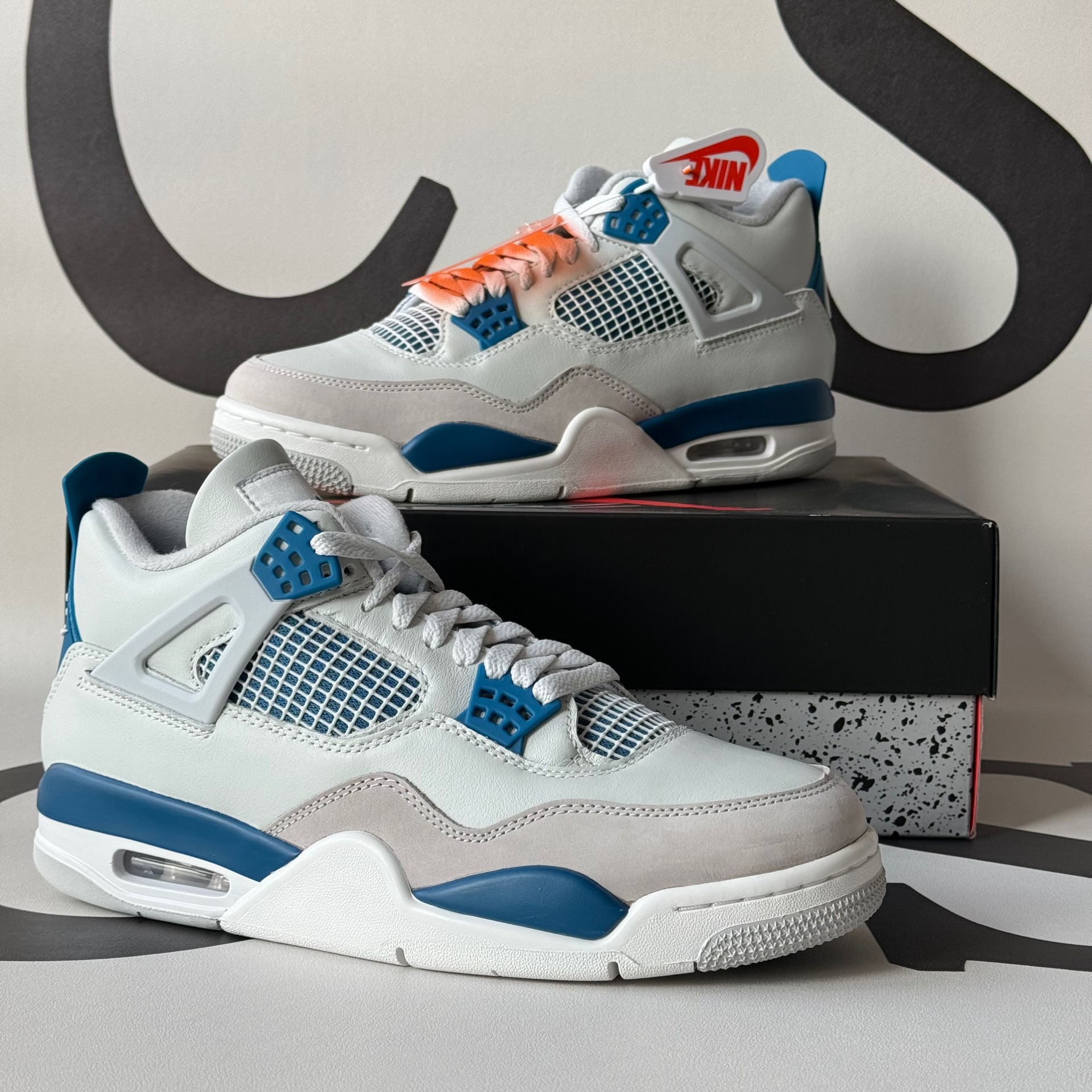 aj4白蓝 帅吧,不帅我也不删