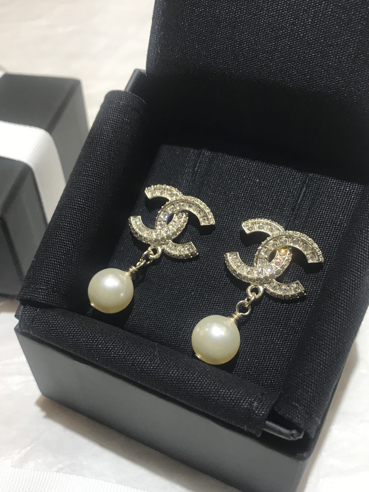 chanel香奈儿经典款双c珍珠耳环
