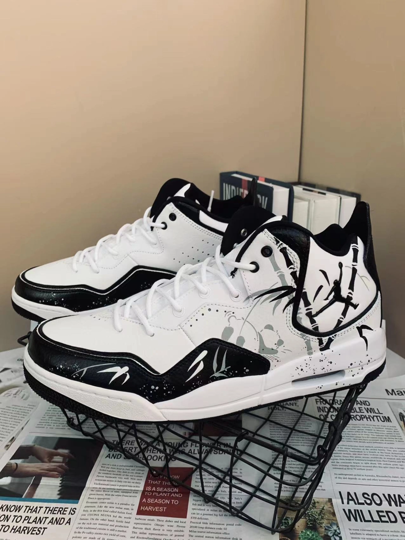 简约的帅气的复古篮球鞋