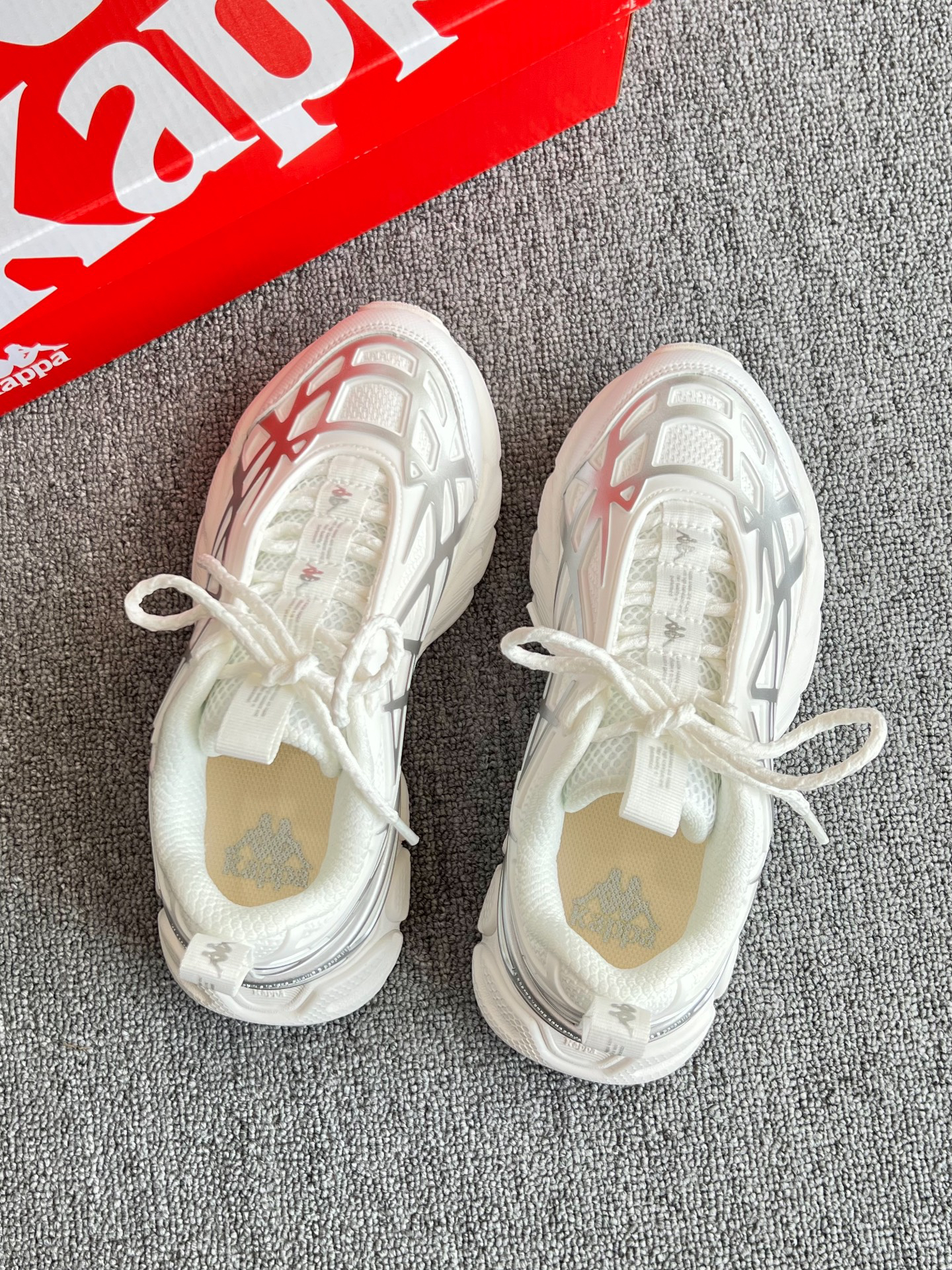 芥么好看的银白条纹老爹鞋kappa你小子藏的好深