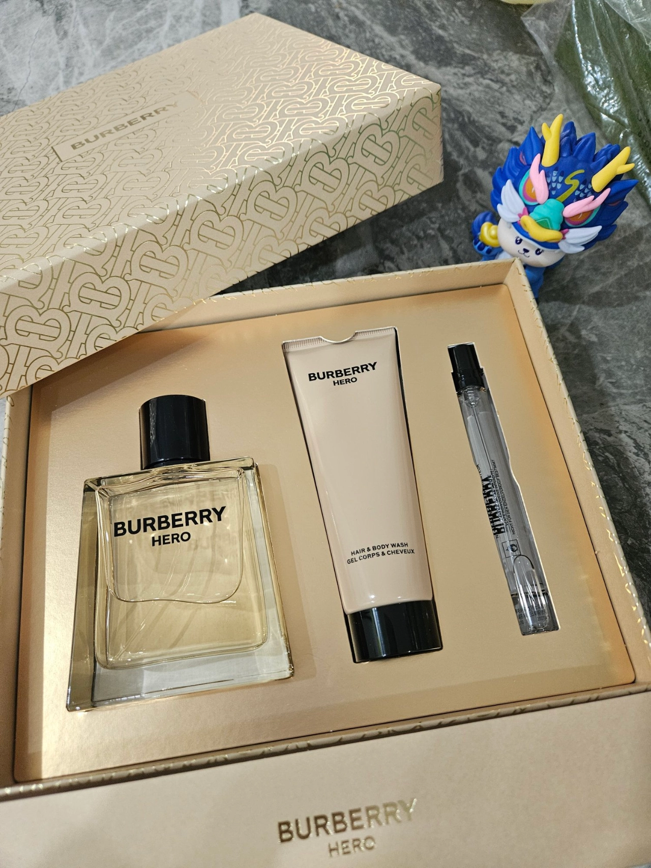 经历叛逆和颠覆,逐步成长的成熟坚毅 #burberry香水 #巴宝莉香水